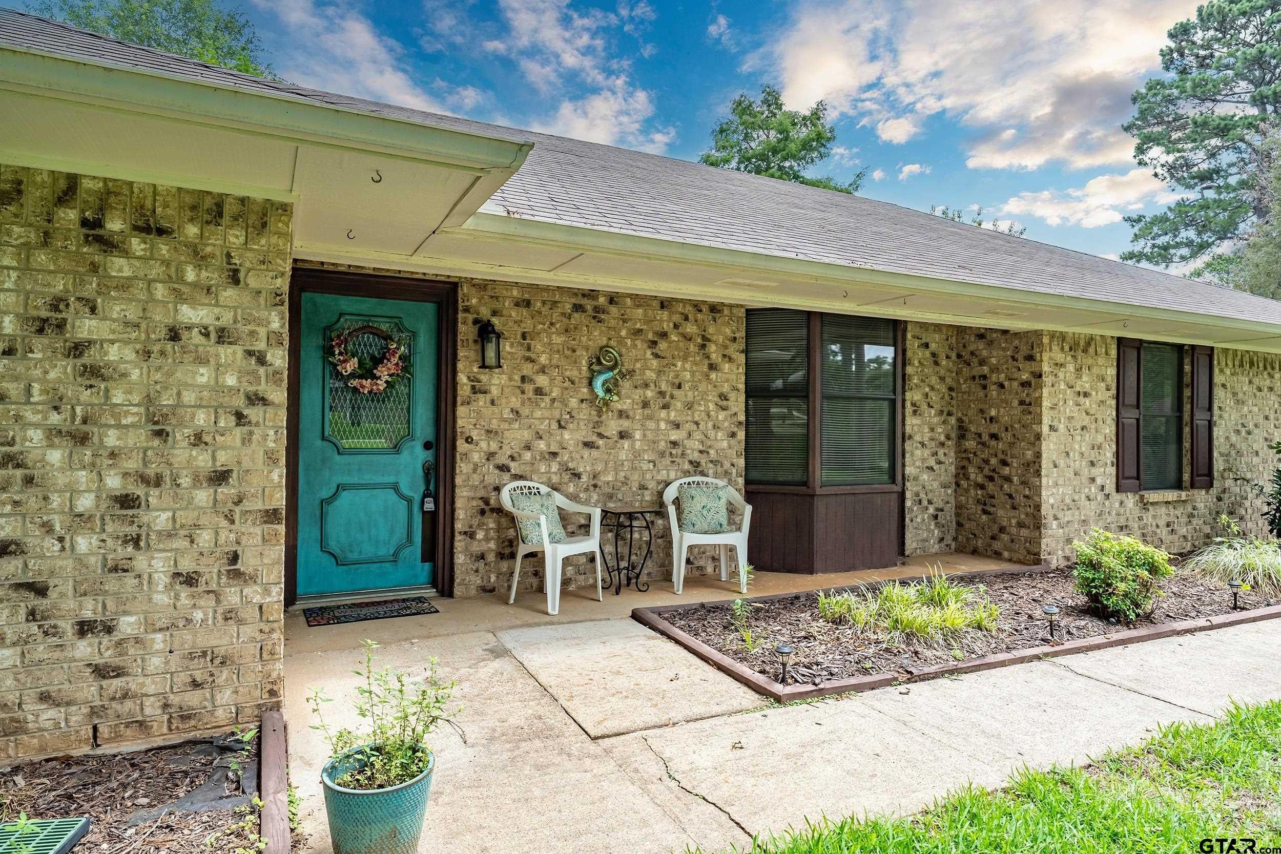 354 Royal Cir
