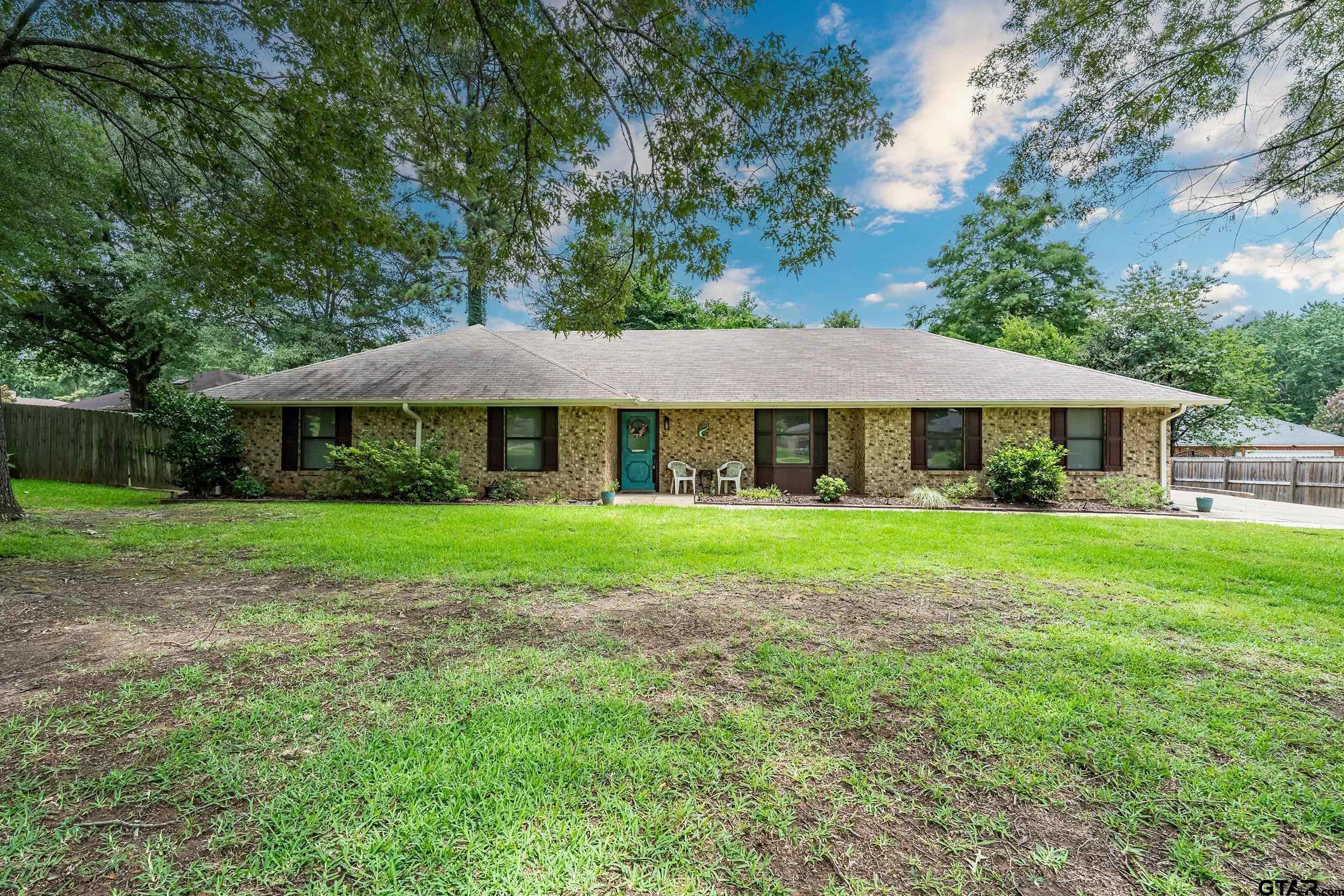 354 Royal Cir