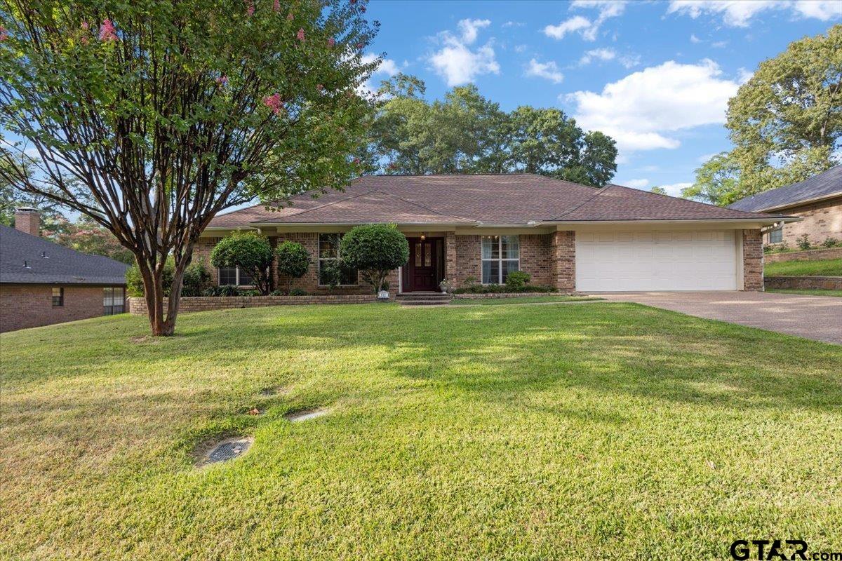 811 Cedar Creek Dr