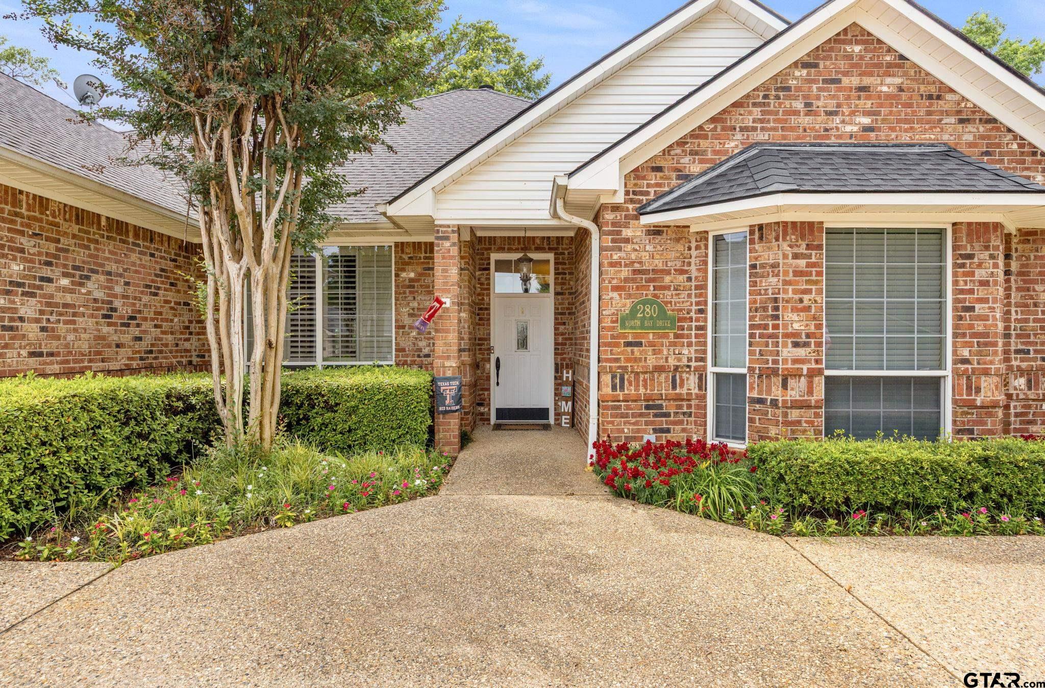 280 N Bay Dr
