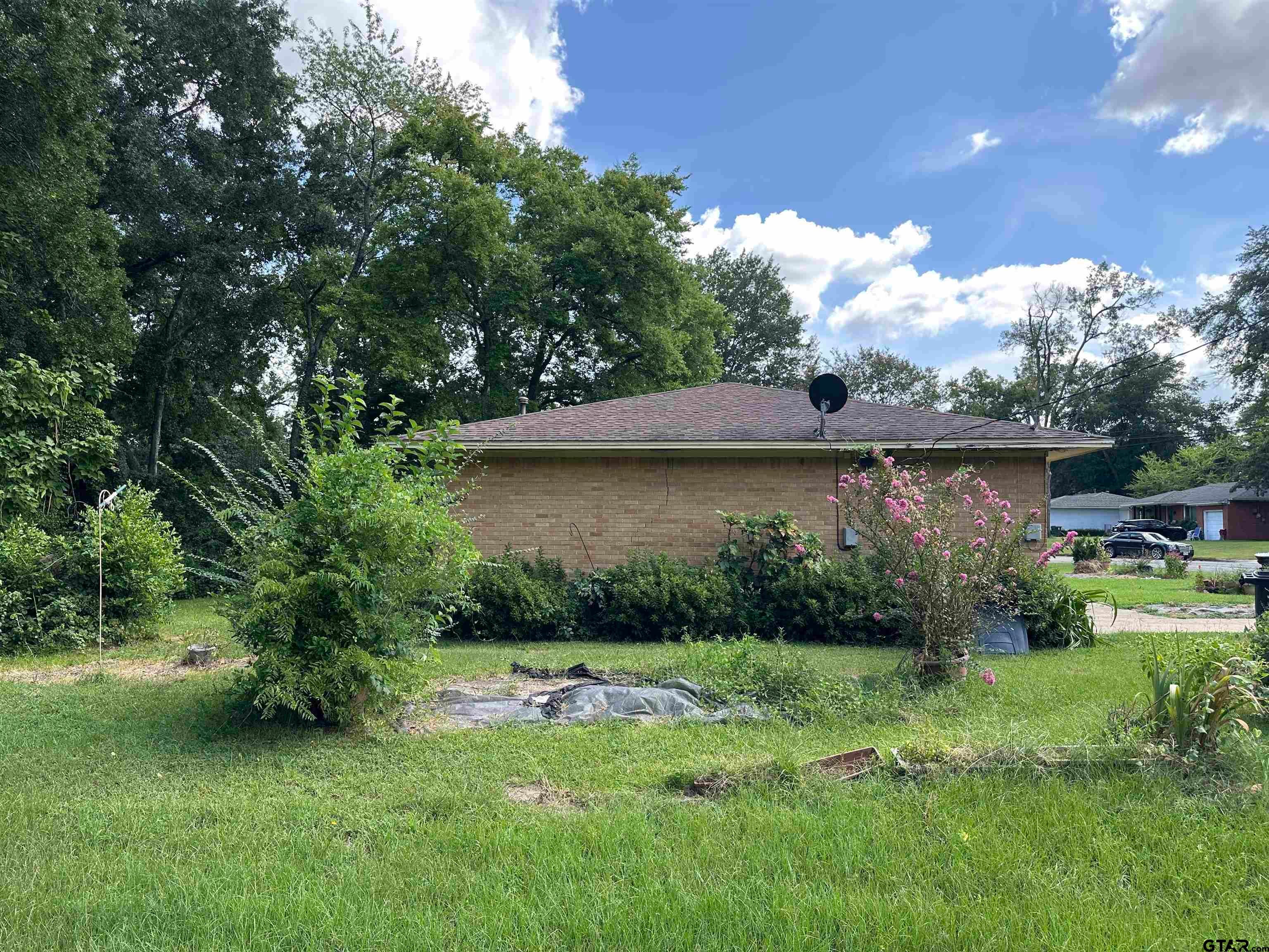 2100 Glenbrook Dr