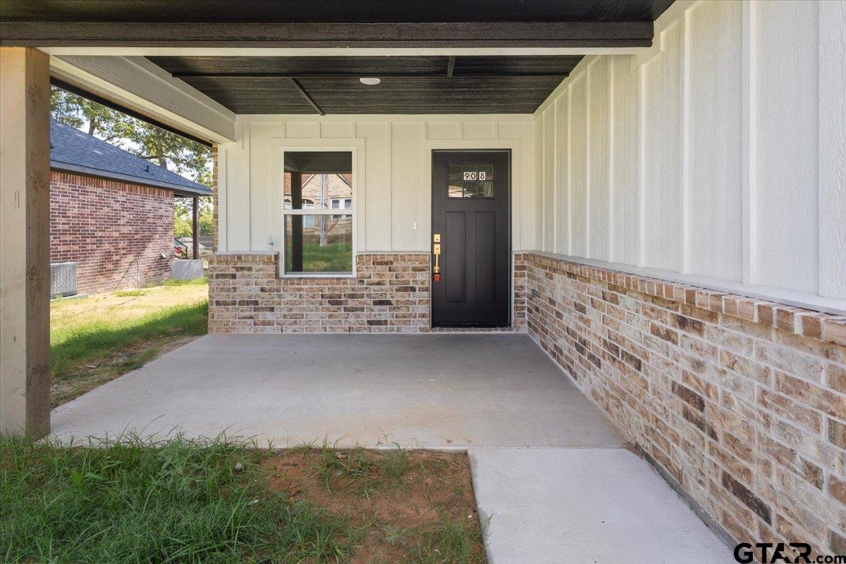 908 Nell Ave.