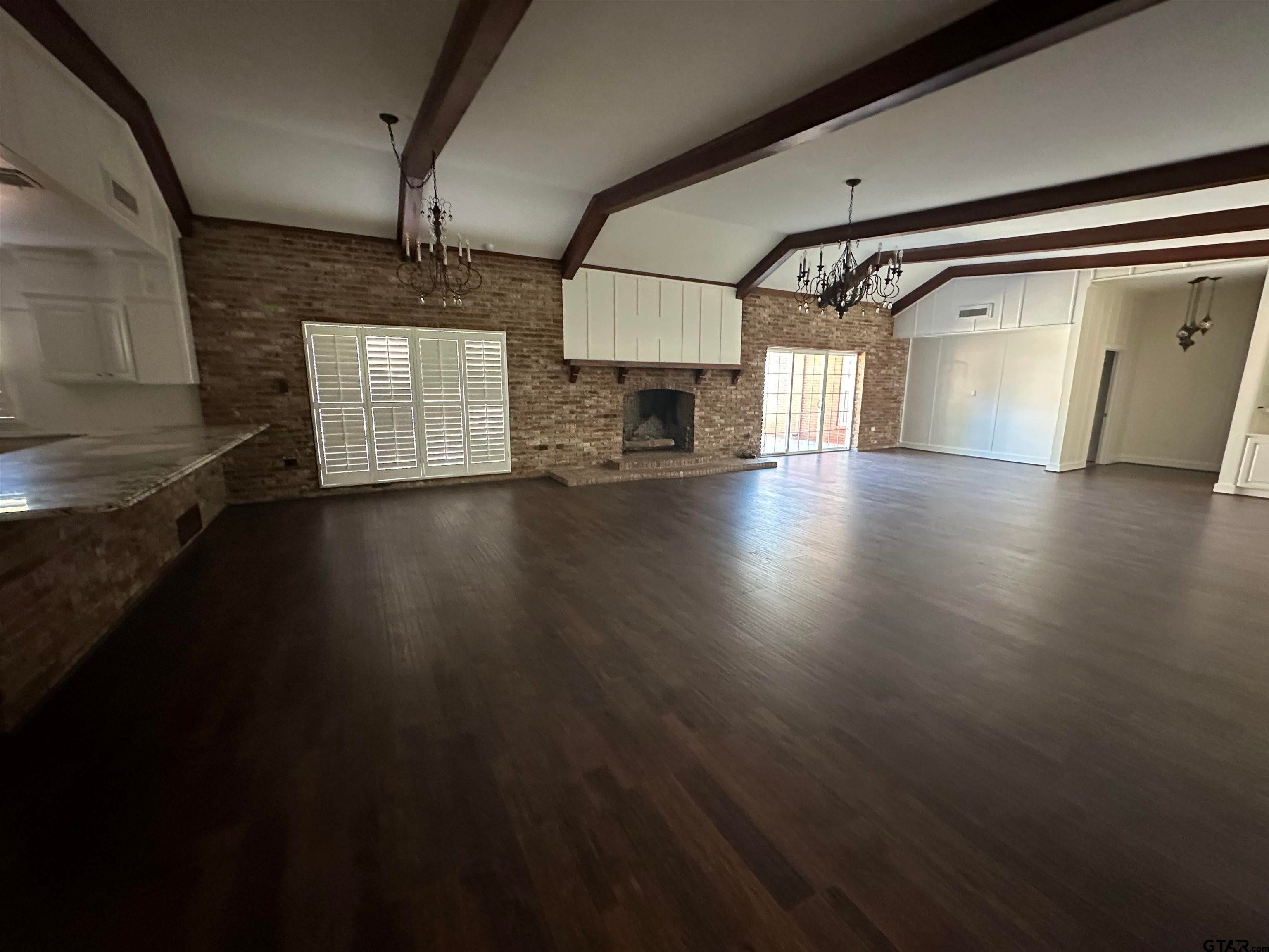 1212 Hillcrest