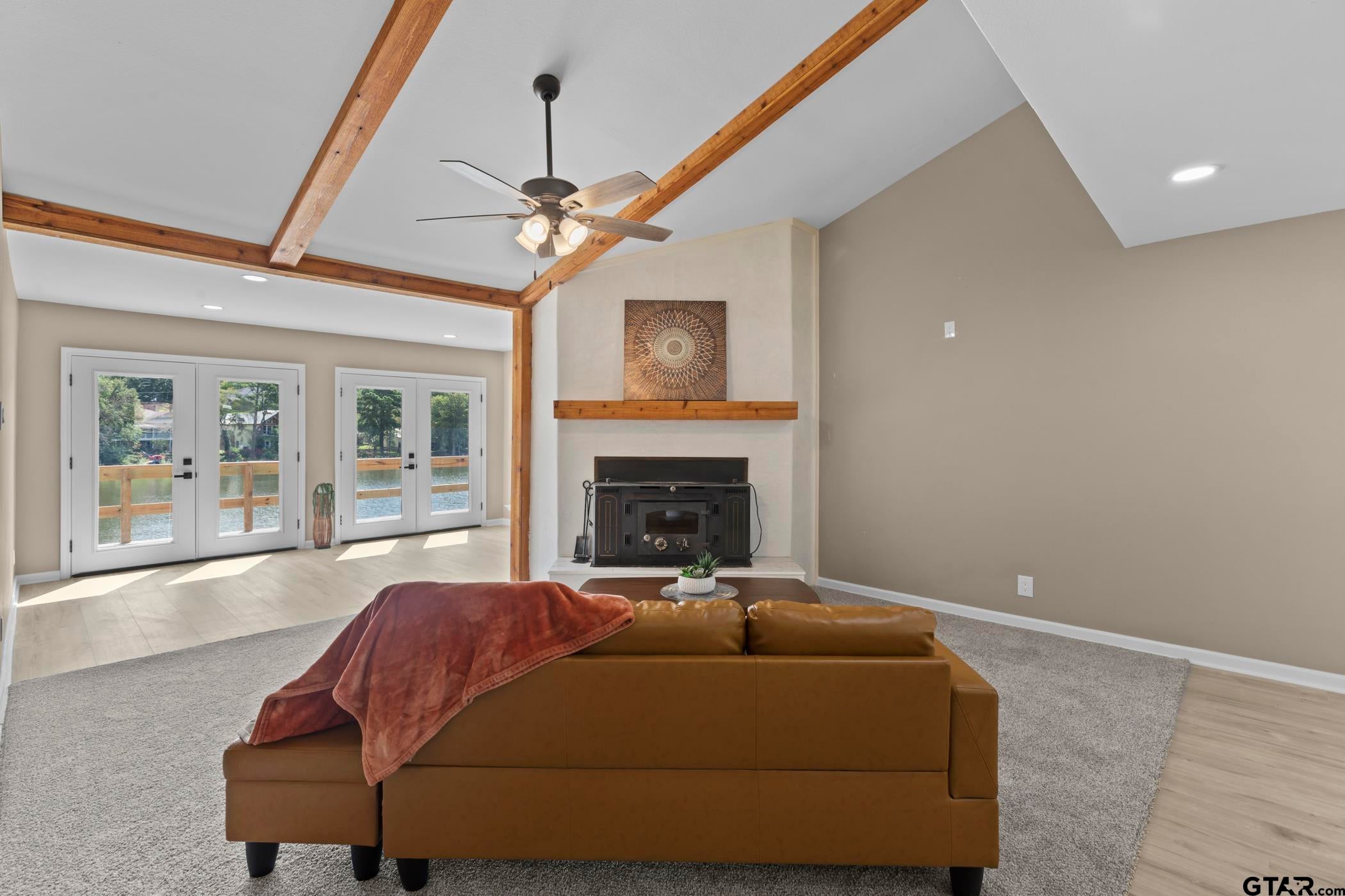 1225 Chateau Ln
