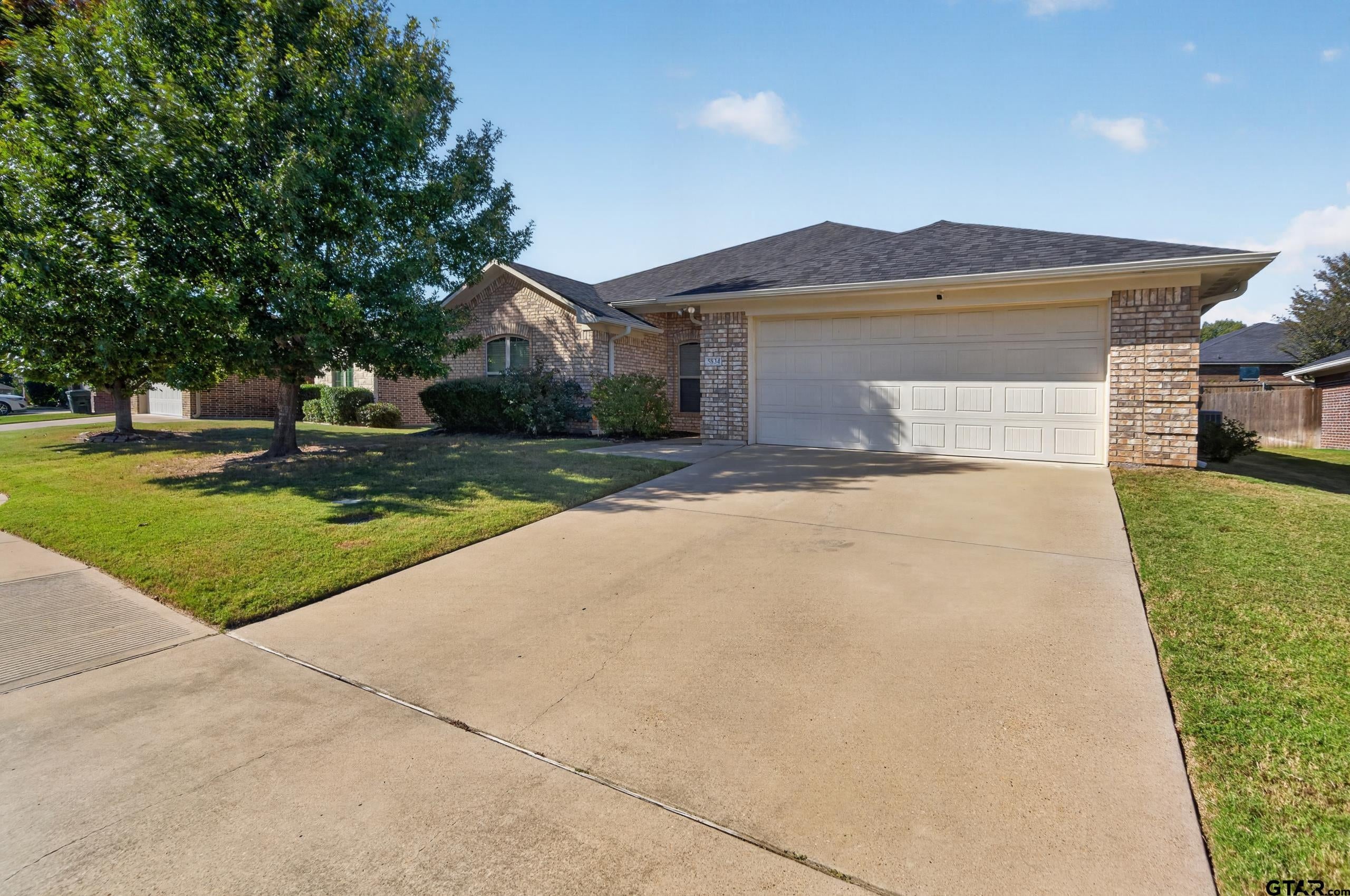 5834 Thompson Pl