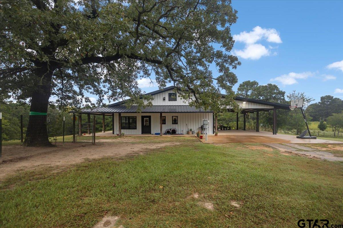 425 County Road 4111