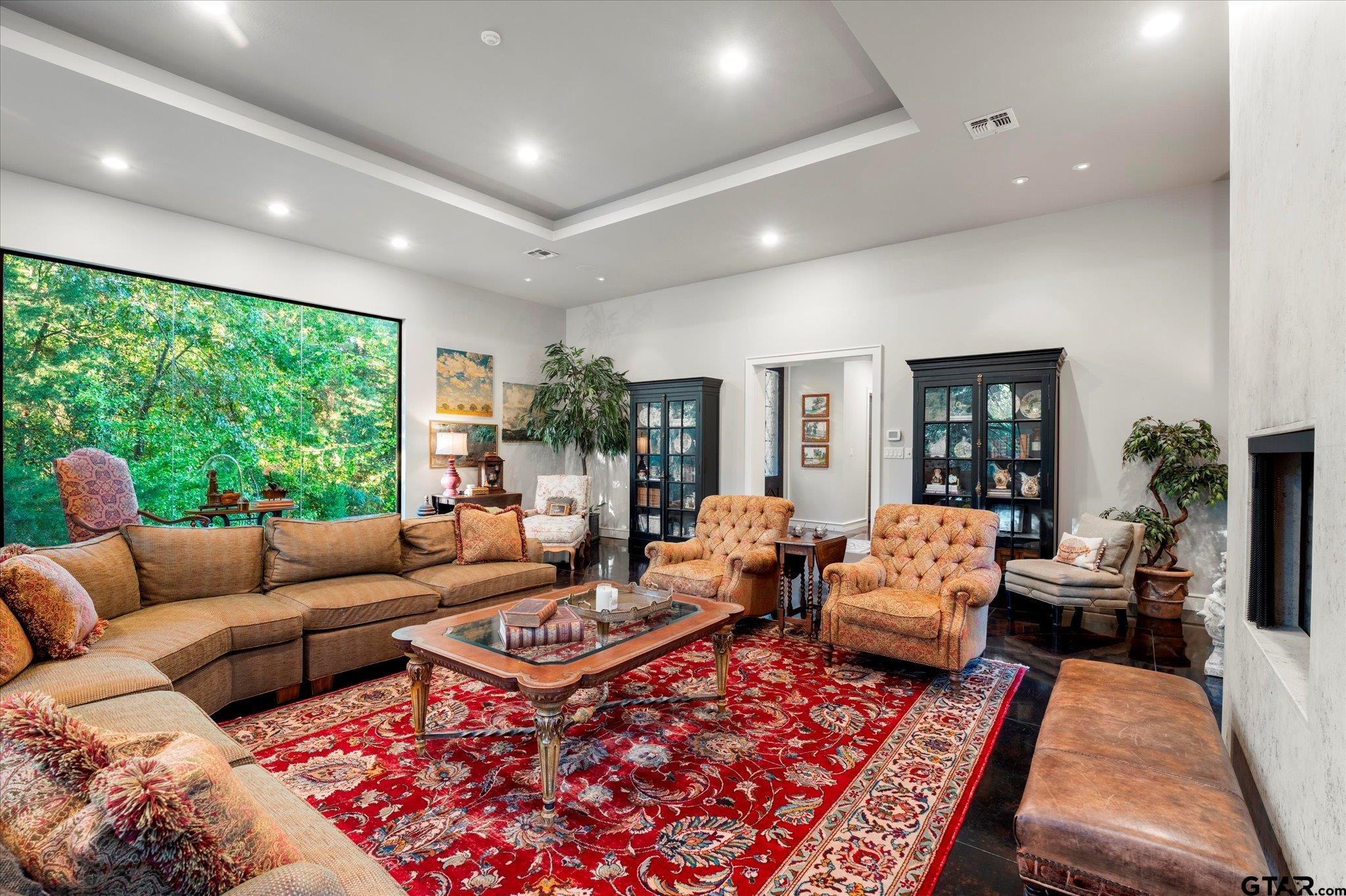 45 Palisades Blvd
