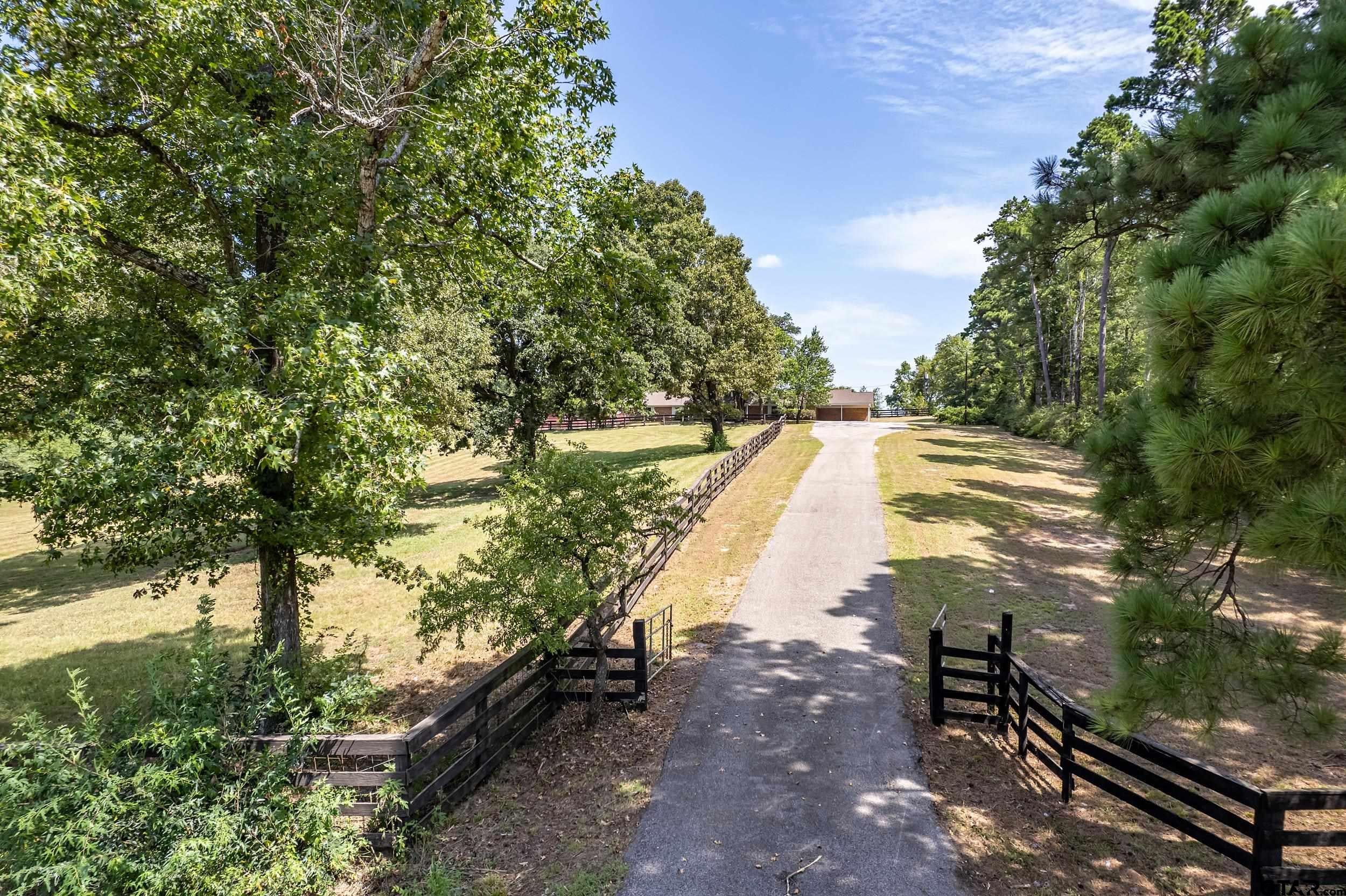 15911 US Hwy 79 E