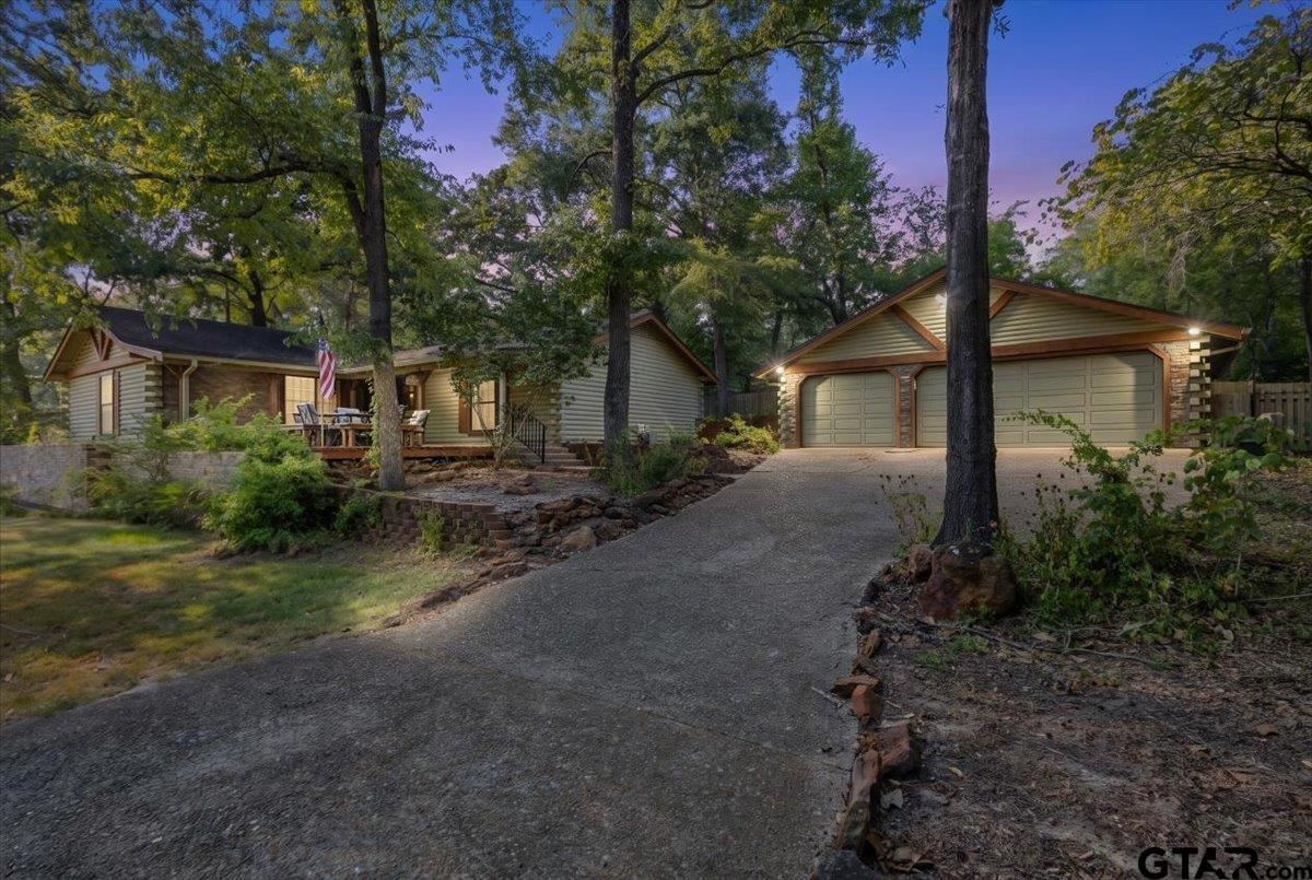 1603 Pineview Ln