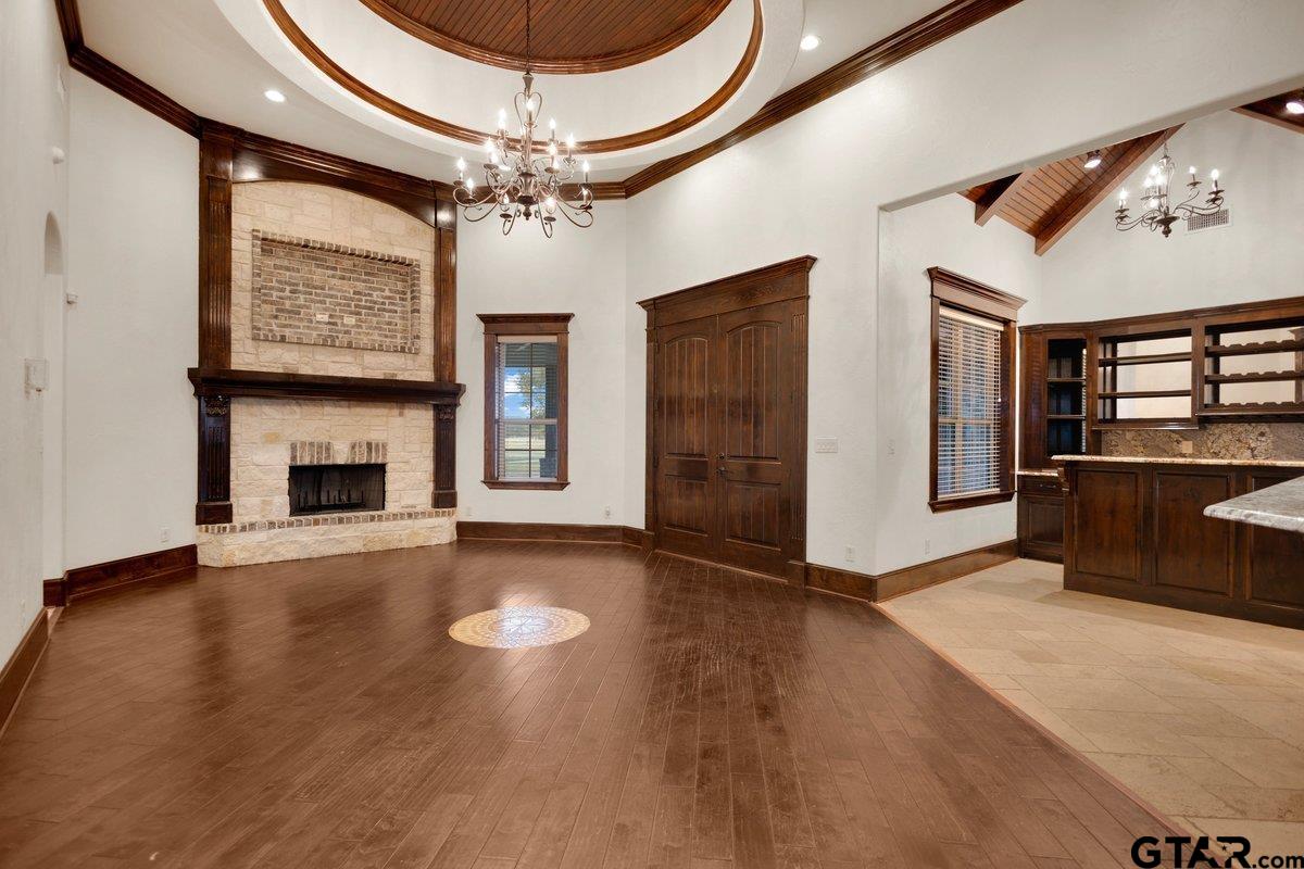 7820 Molina Dr