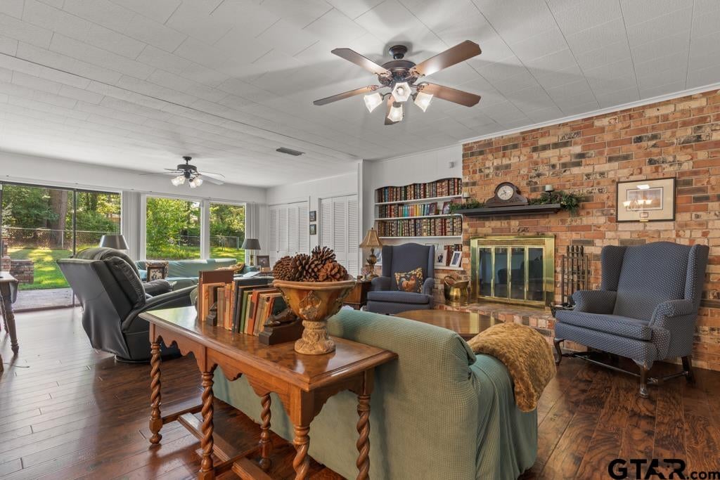 1315 Greenway