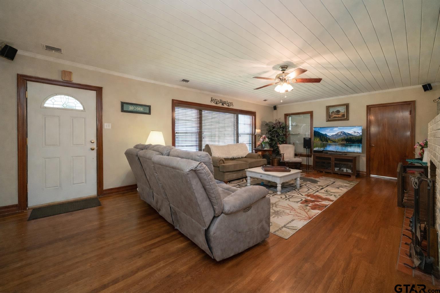524 Florey