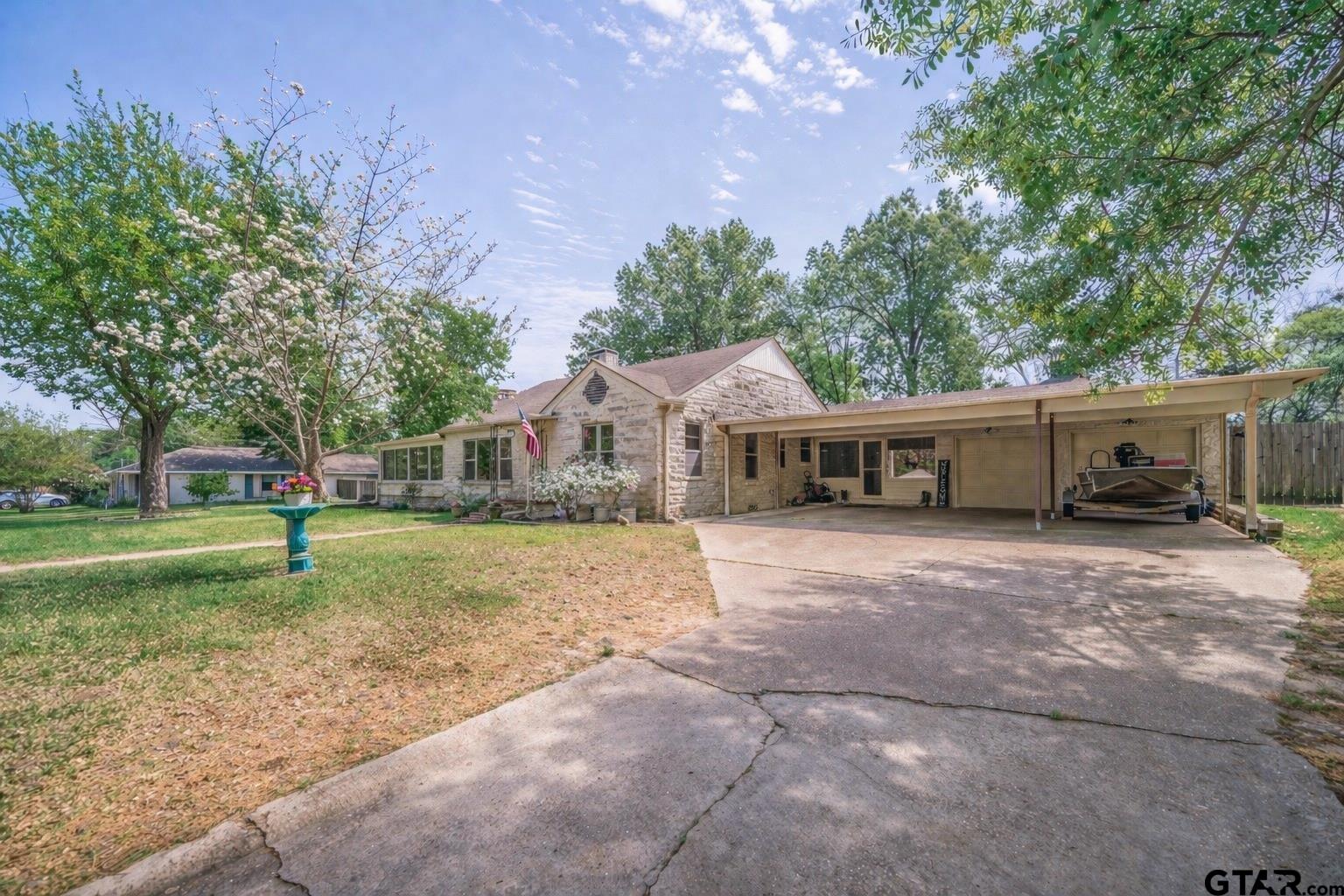 524 Florey