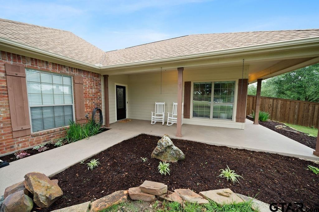 11906 Meadow Creek Dr.