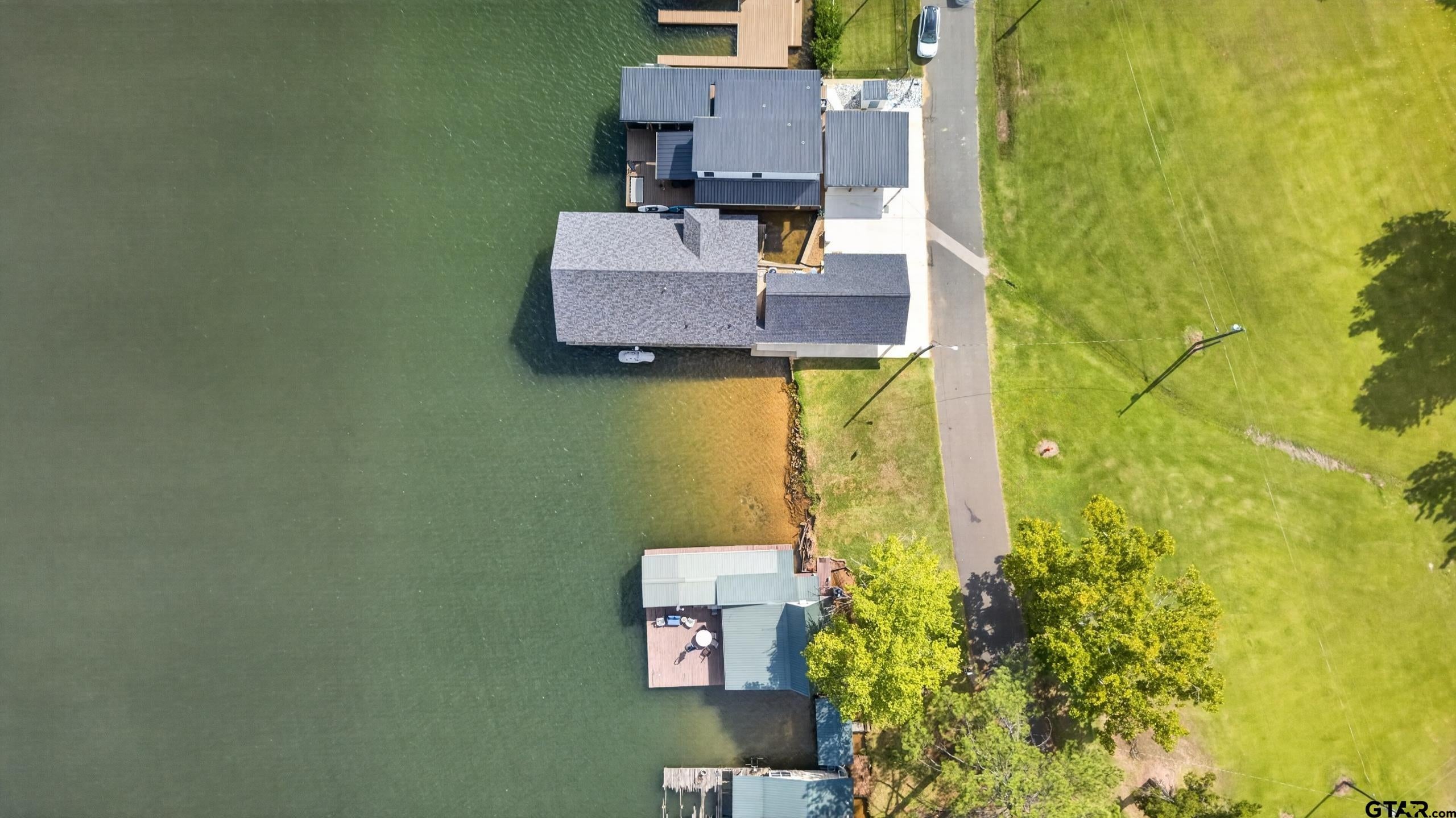 2627 Lakeshore Dr