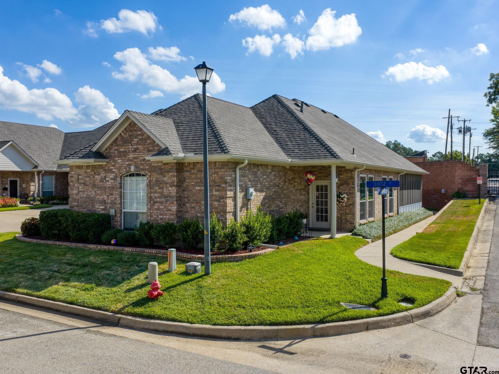 2418 Dietz Lane