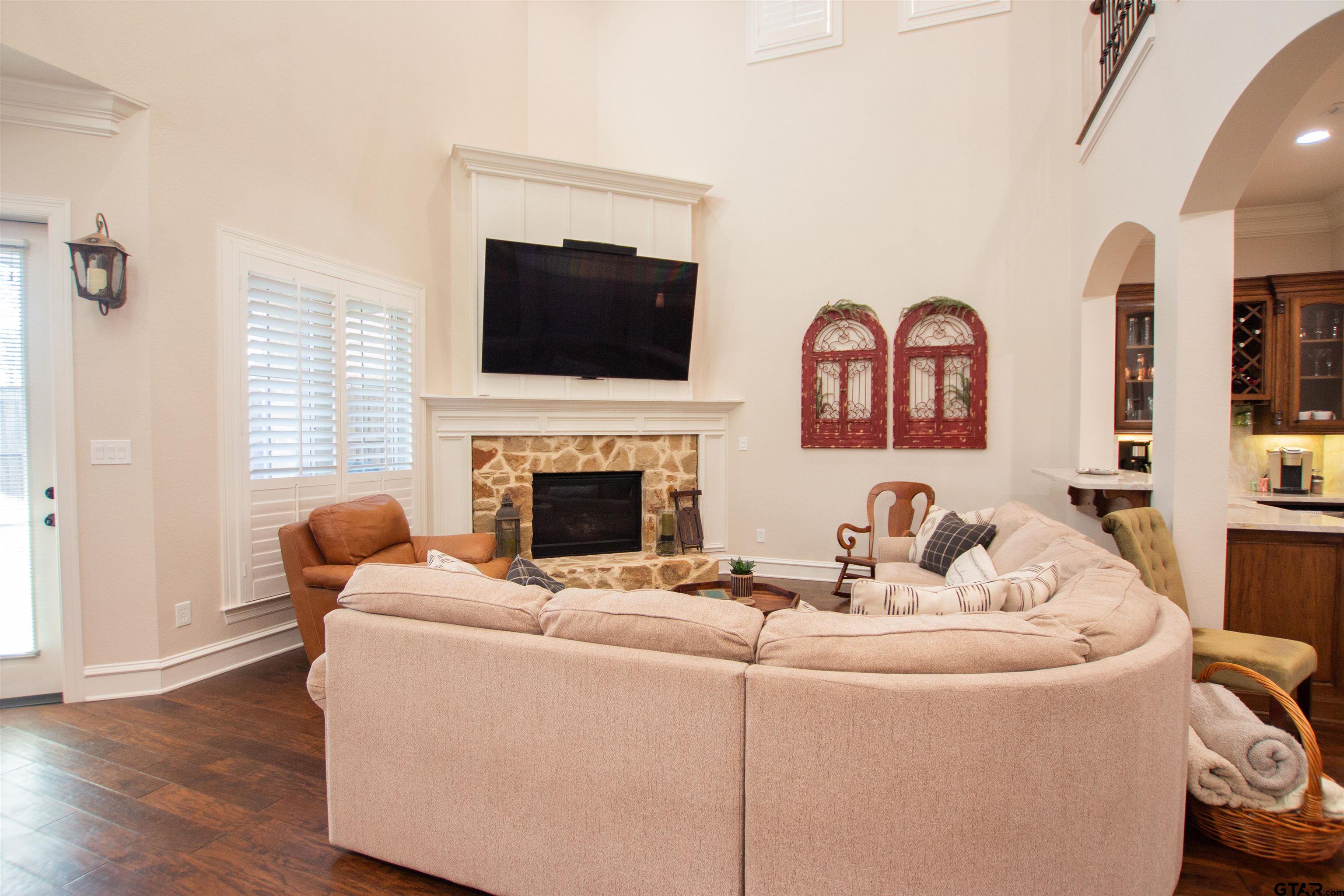 7130 Holly Square Ct
