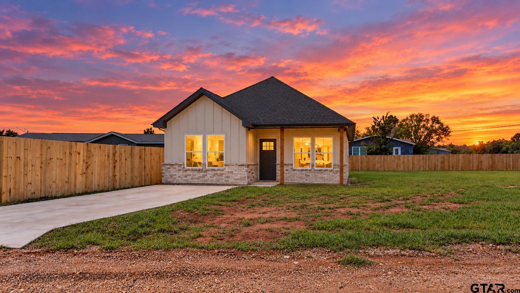162 Red Bud Cir