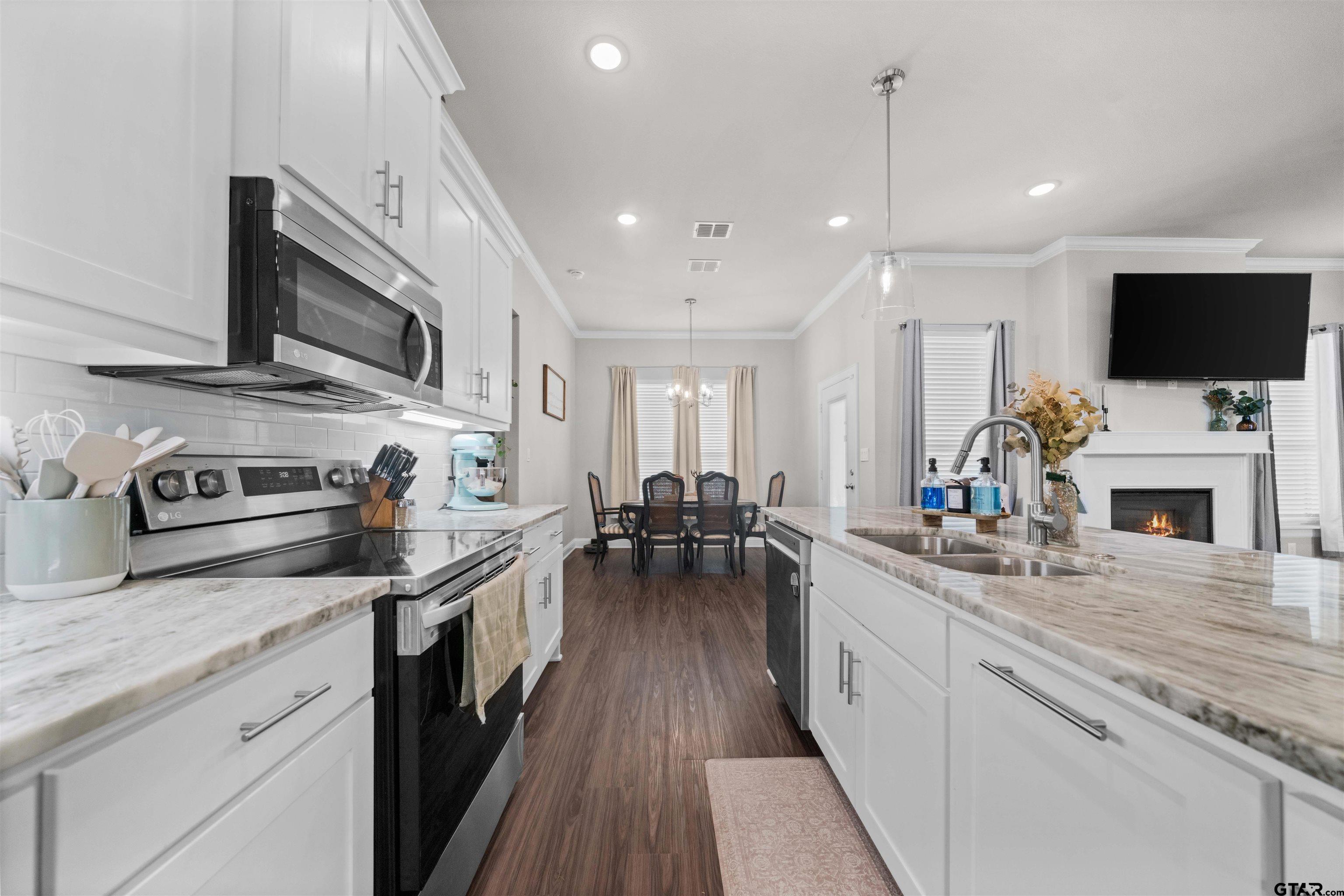 409 Meadow Lane