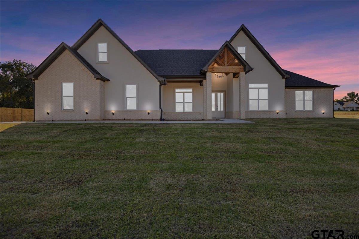 17049 Woodcrest Cir