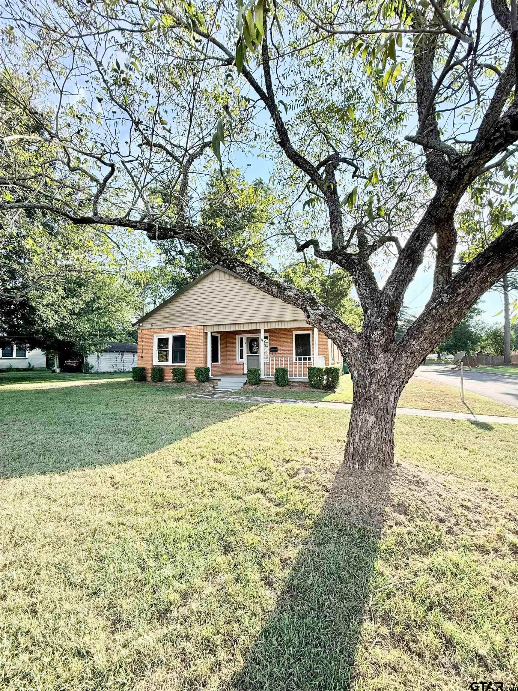 1501 Crockett RD