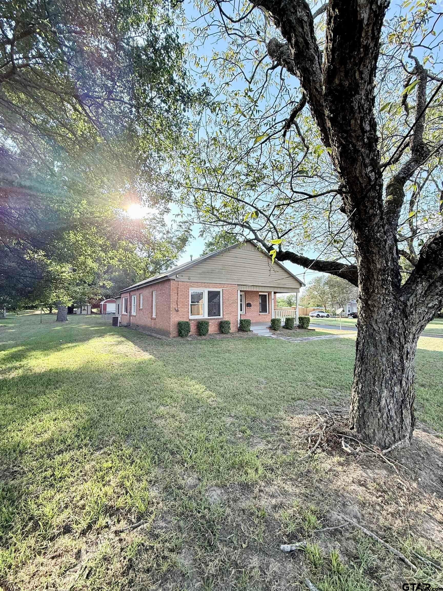 1501 Crockett RD