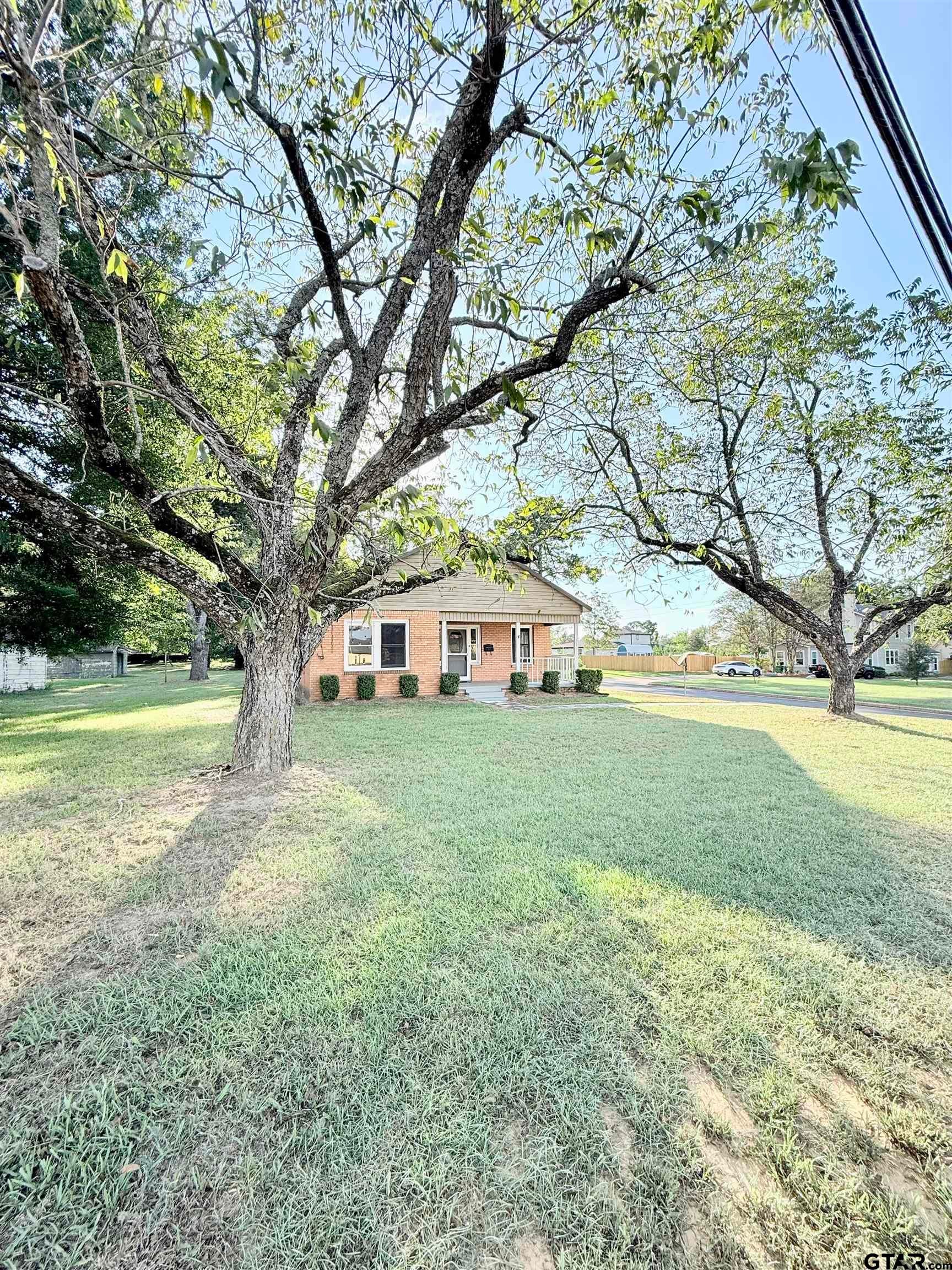 1501 Crockett RD