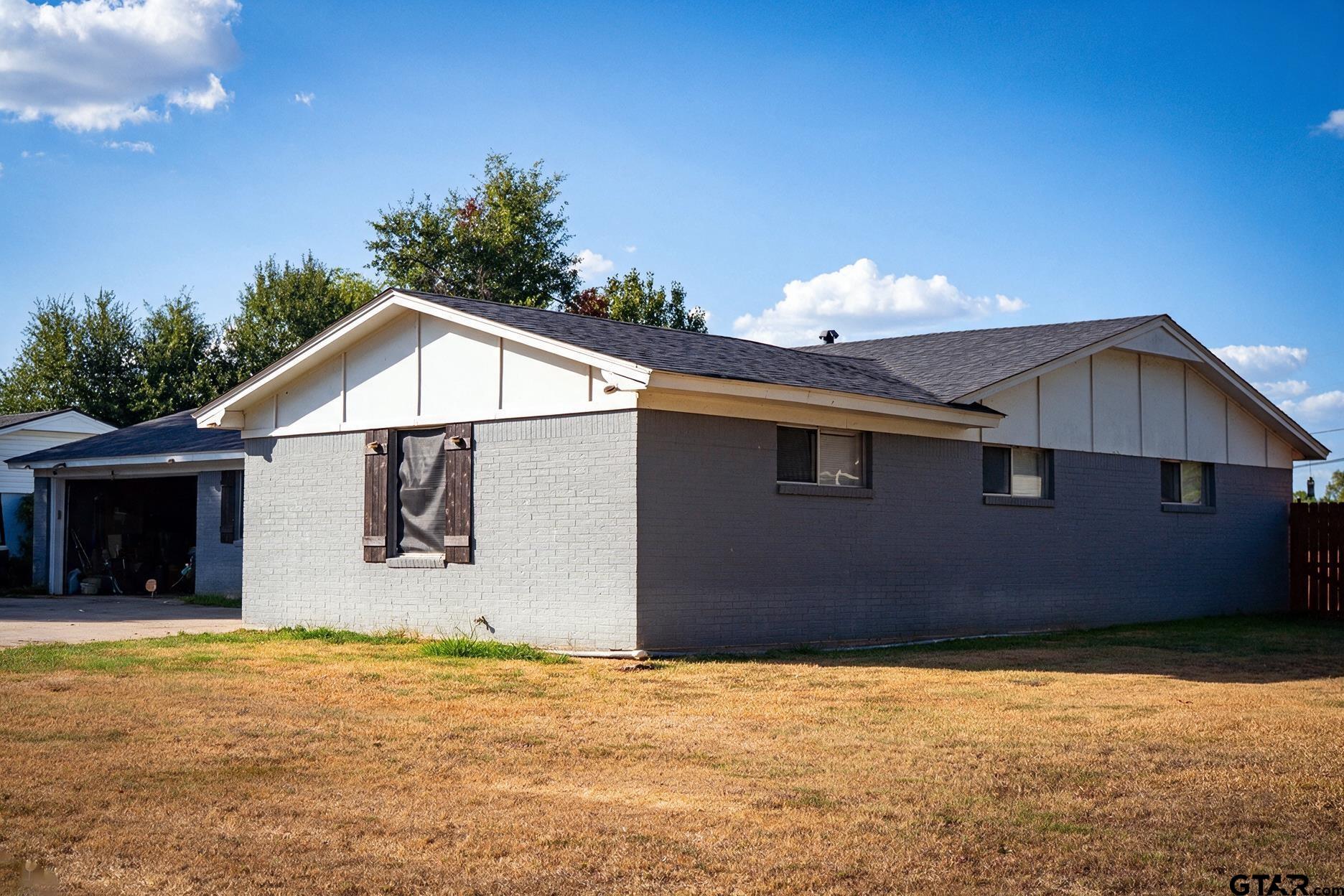 1531 Live Oak St