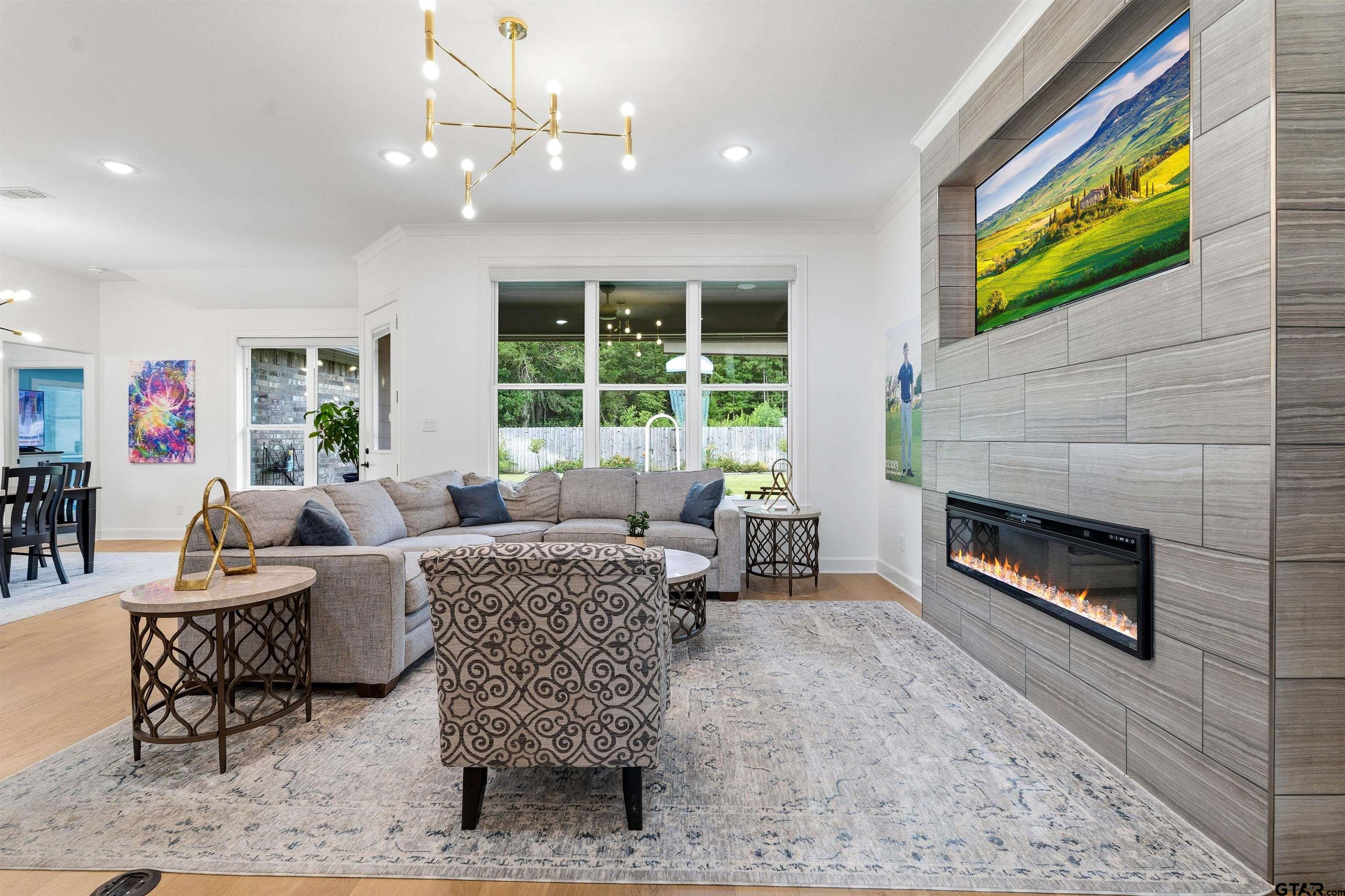 2246 Rana Park