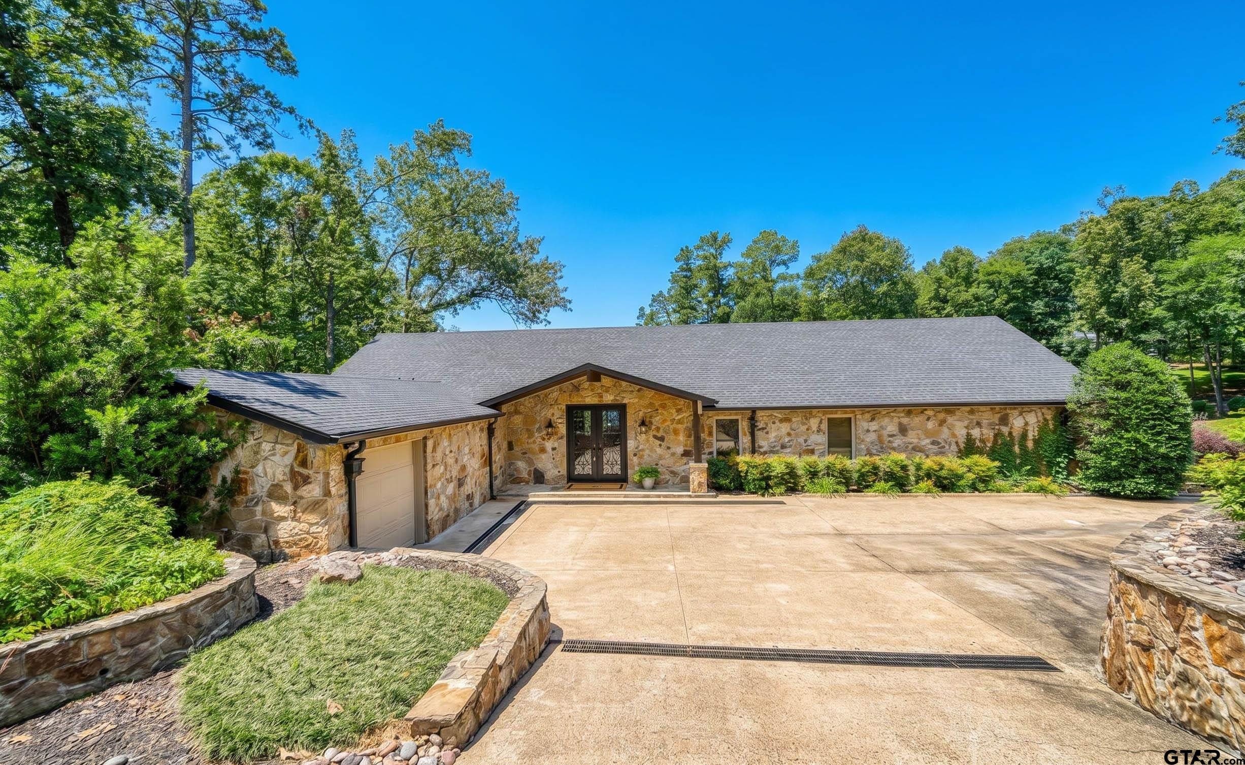 42 Leona Court