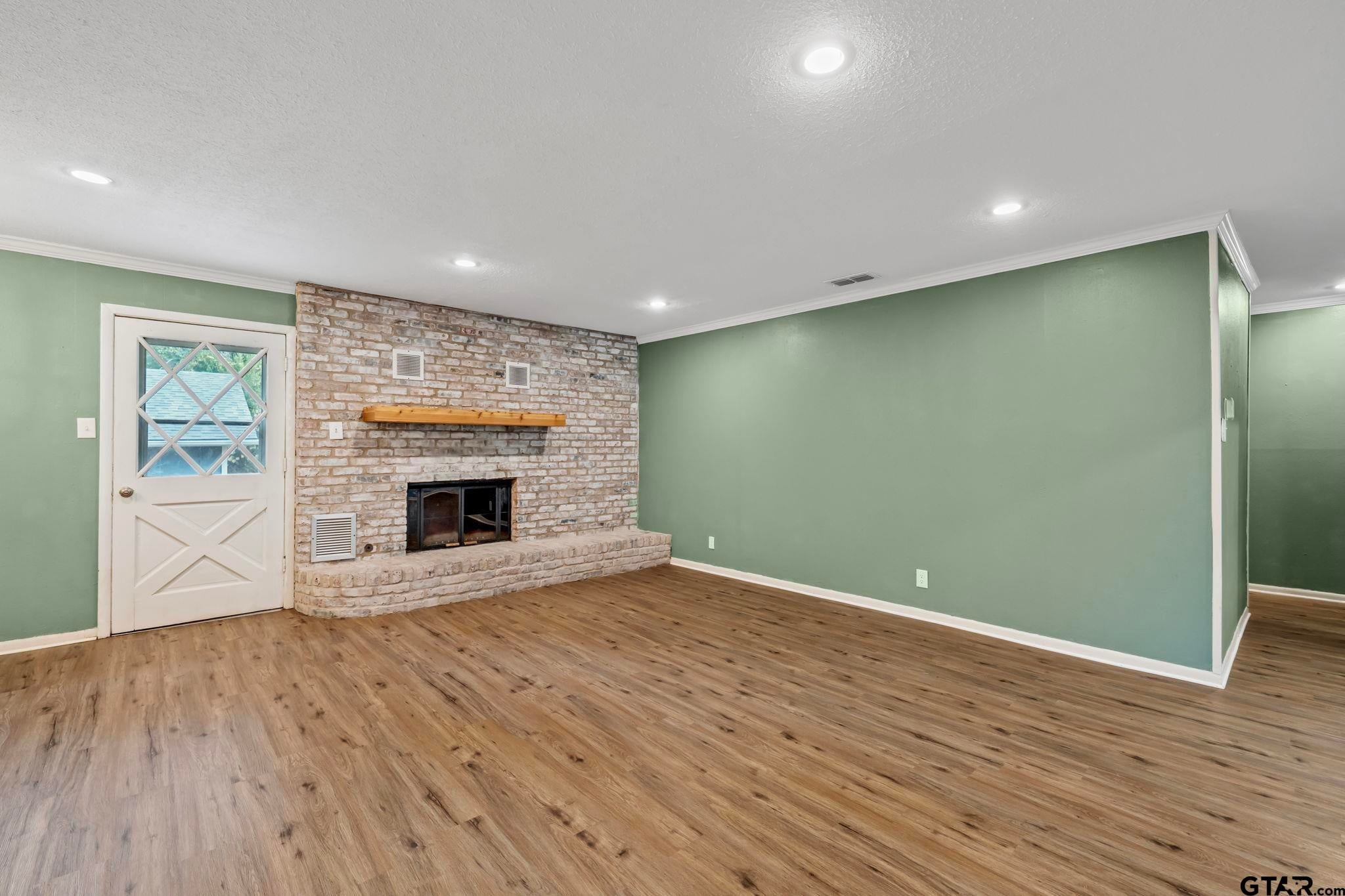 3100 Rosemary Ln