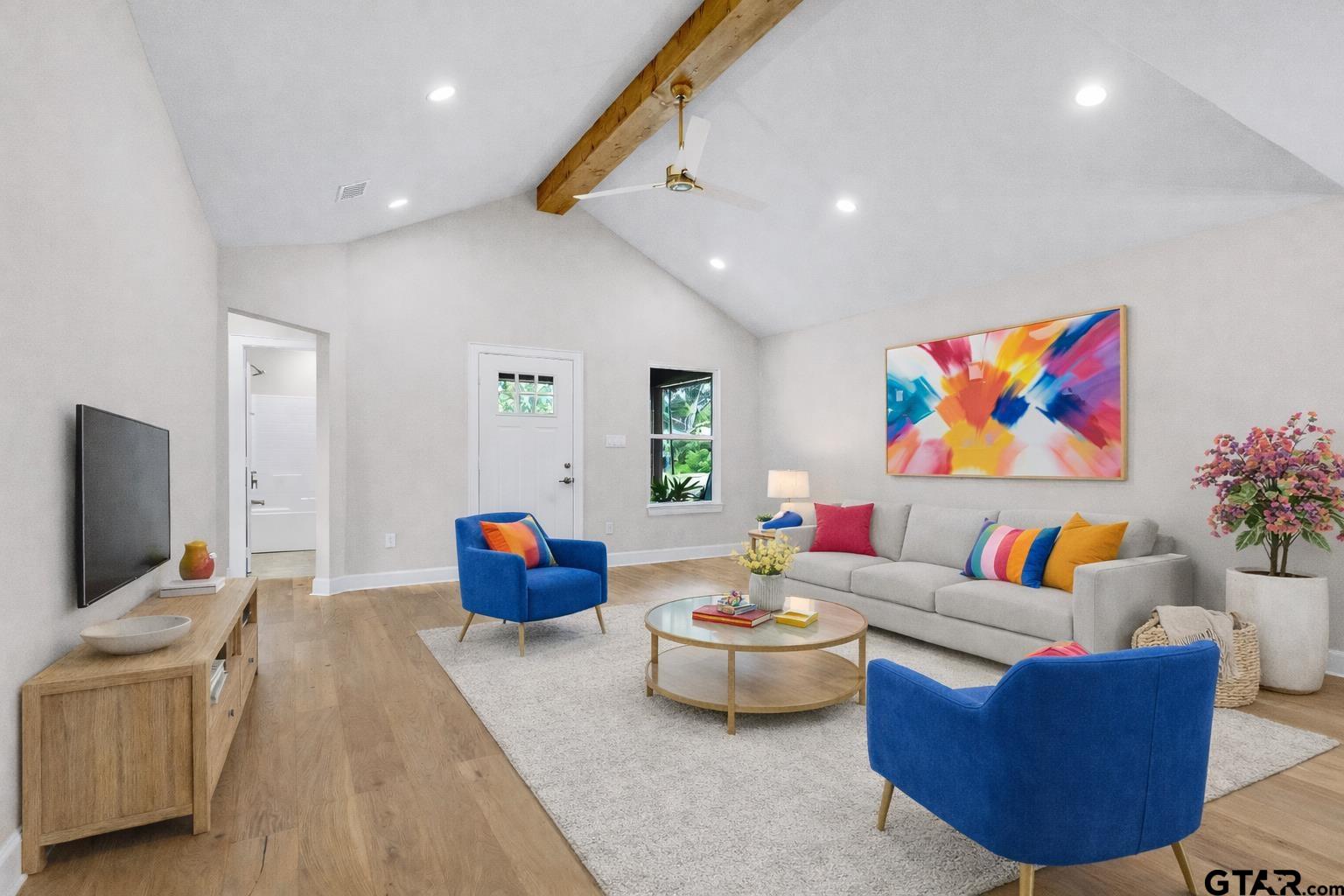 113 W Magnolia