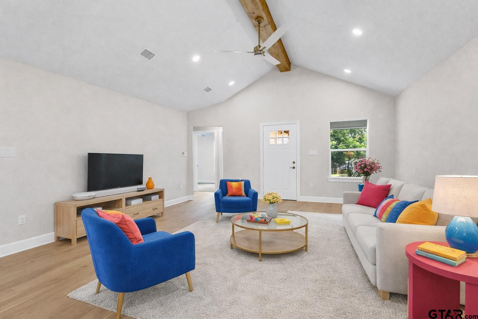 113 W Magnolia