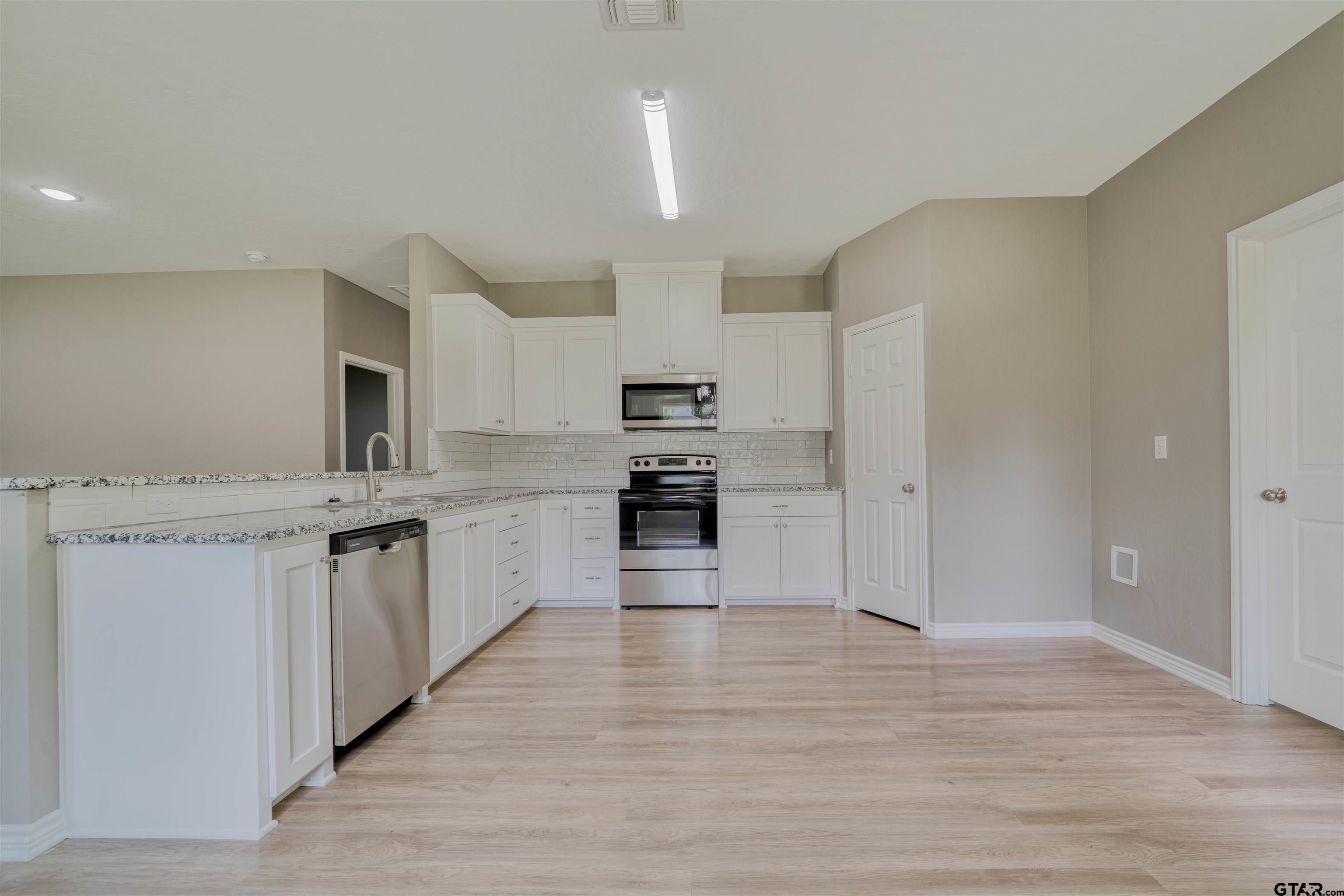 6139 Eastwood