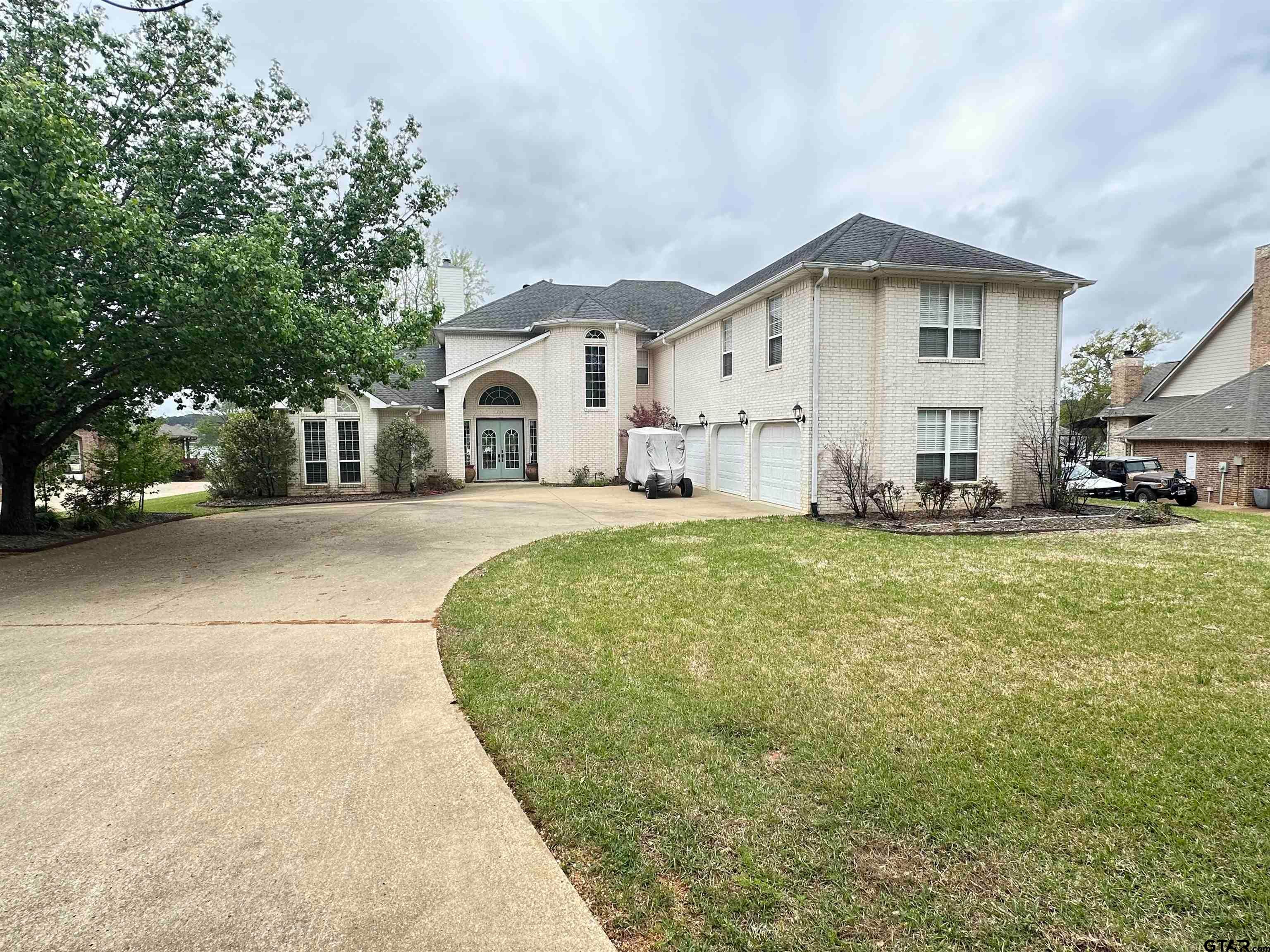 1713 Lakeshore Dr.