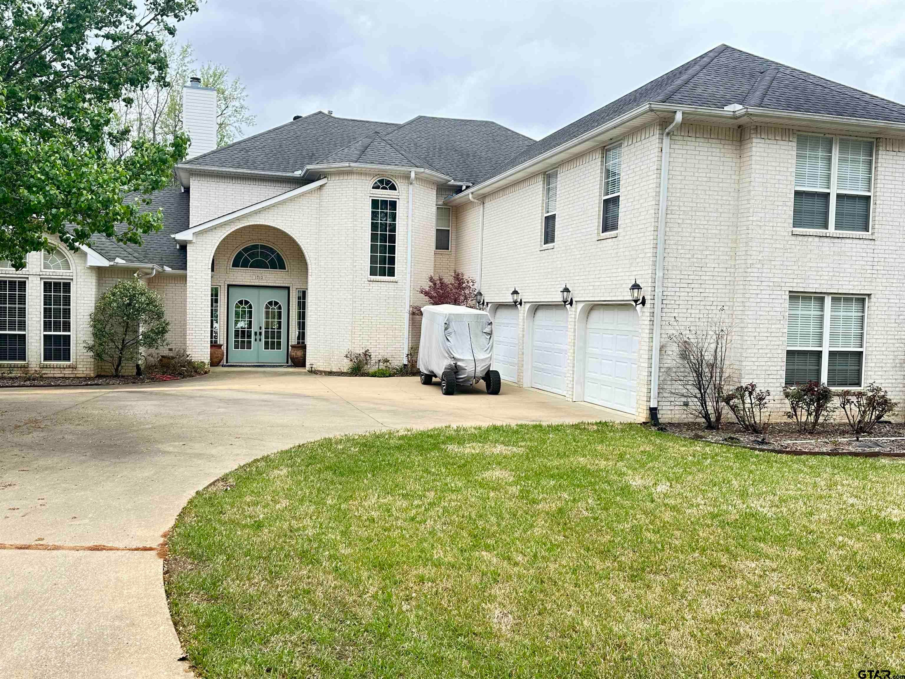 1713 Lakeshore Dr.