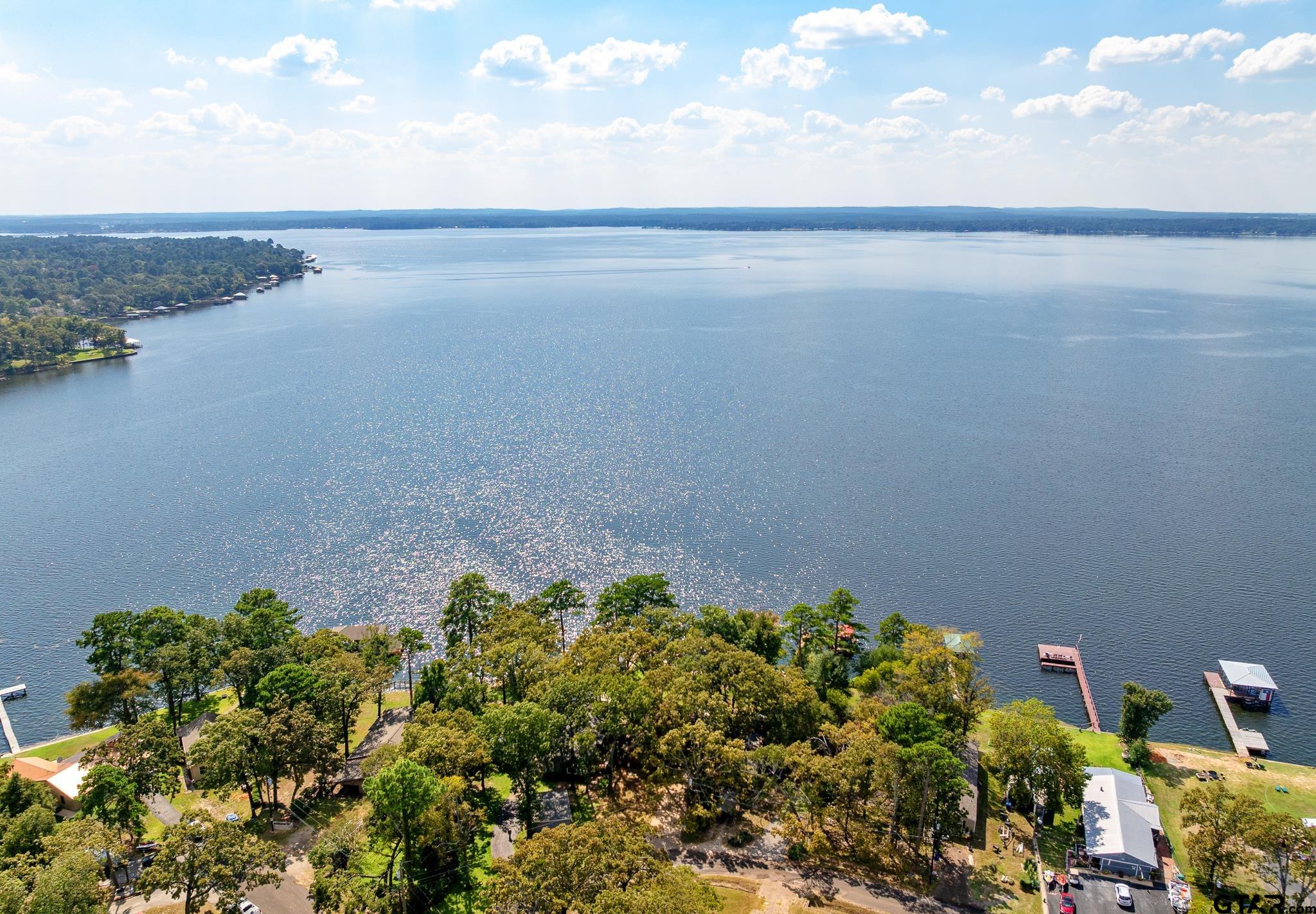 17198 Lakeview Dr.