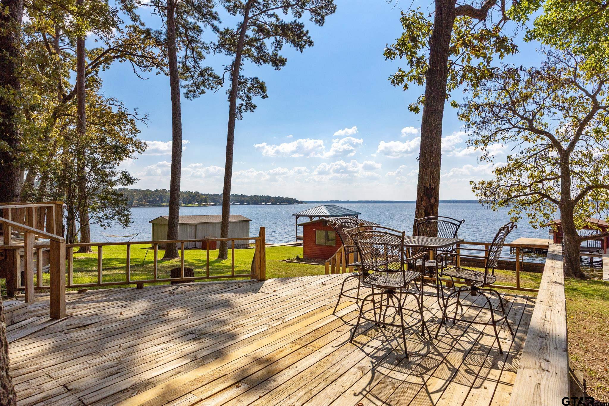 17198 Lakeview Dr.