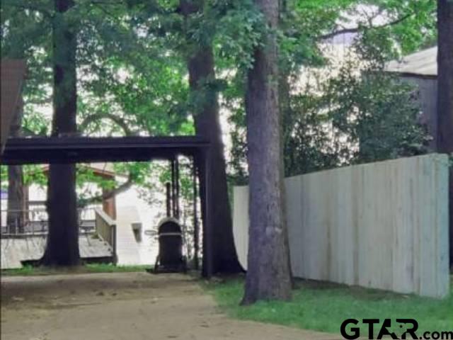 17198 Lakeview Dr.