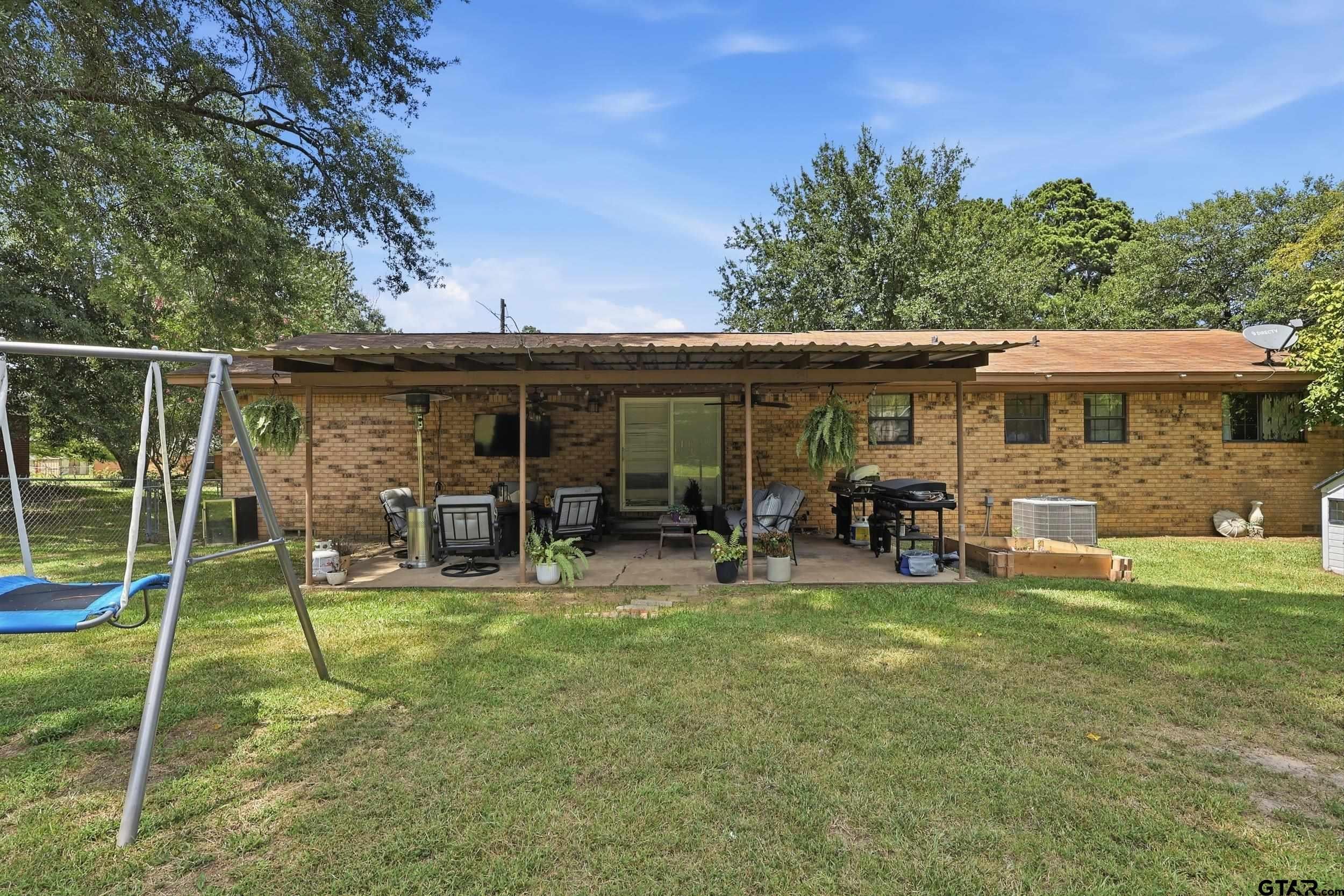106 Highland DR
