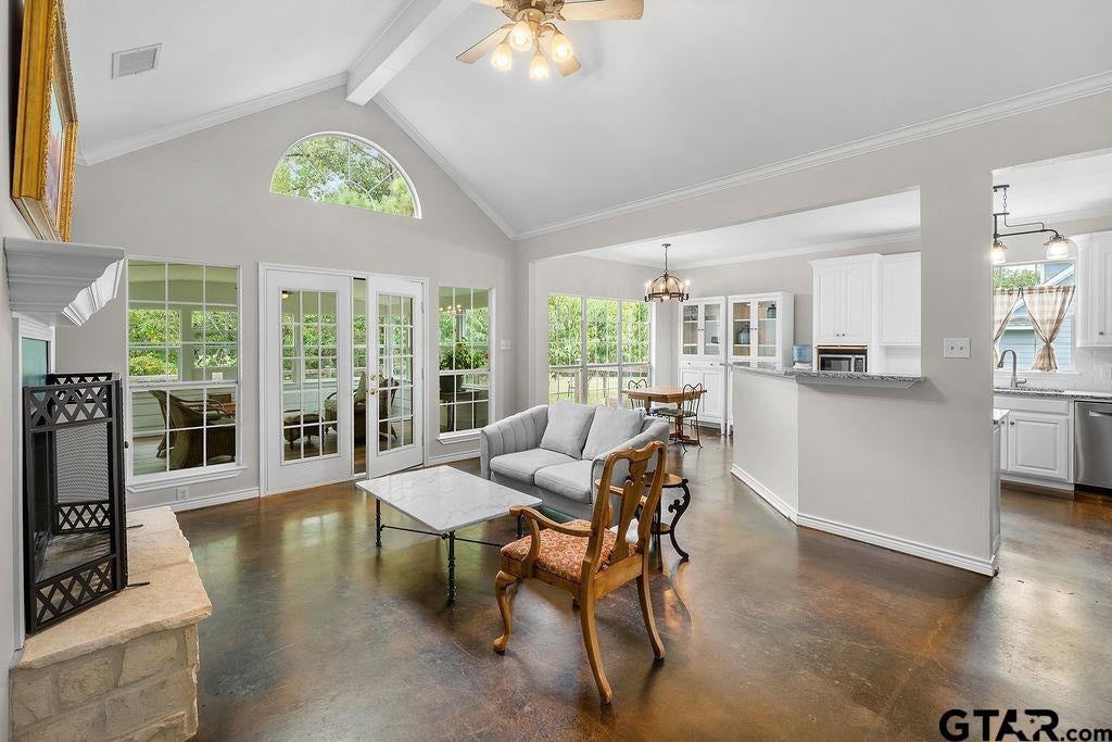 190 Private Road 6605