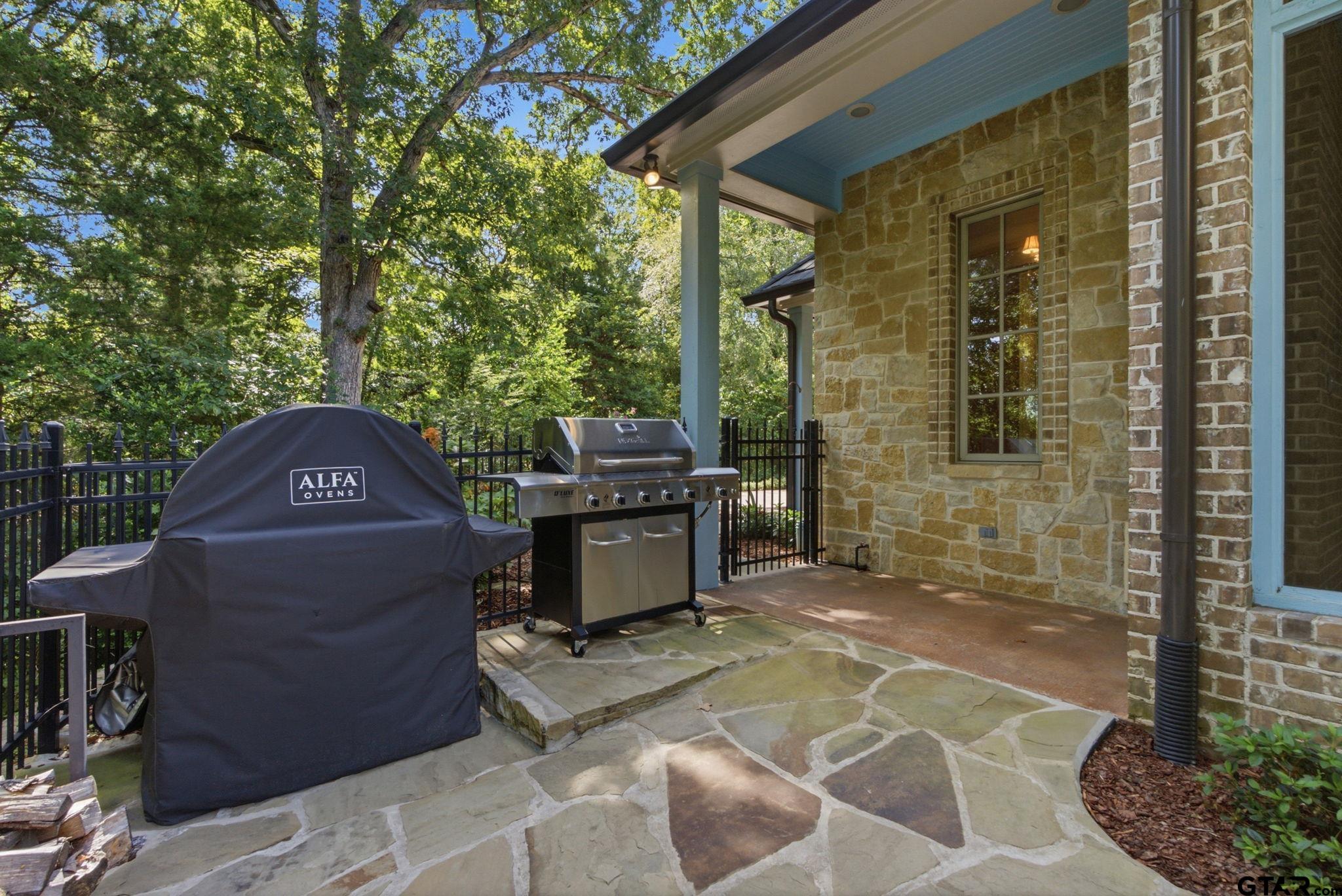 3312 Ridge Bluff Cir, Tyler, TX, 75707, USA, 4 Bedrooms Bedrooms, ,5 BathroomsBathrooms,Residential,Active,3312 Ridge Bluff Cir,26010886