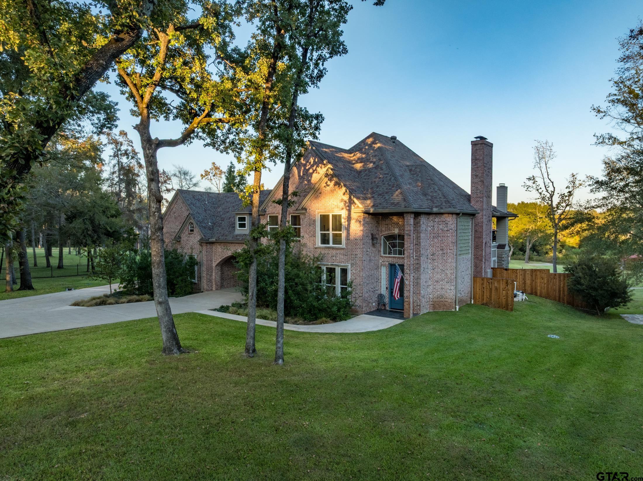 2001 Rose Pointe