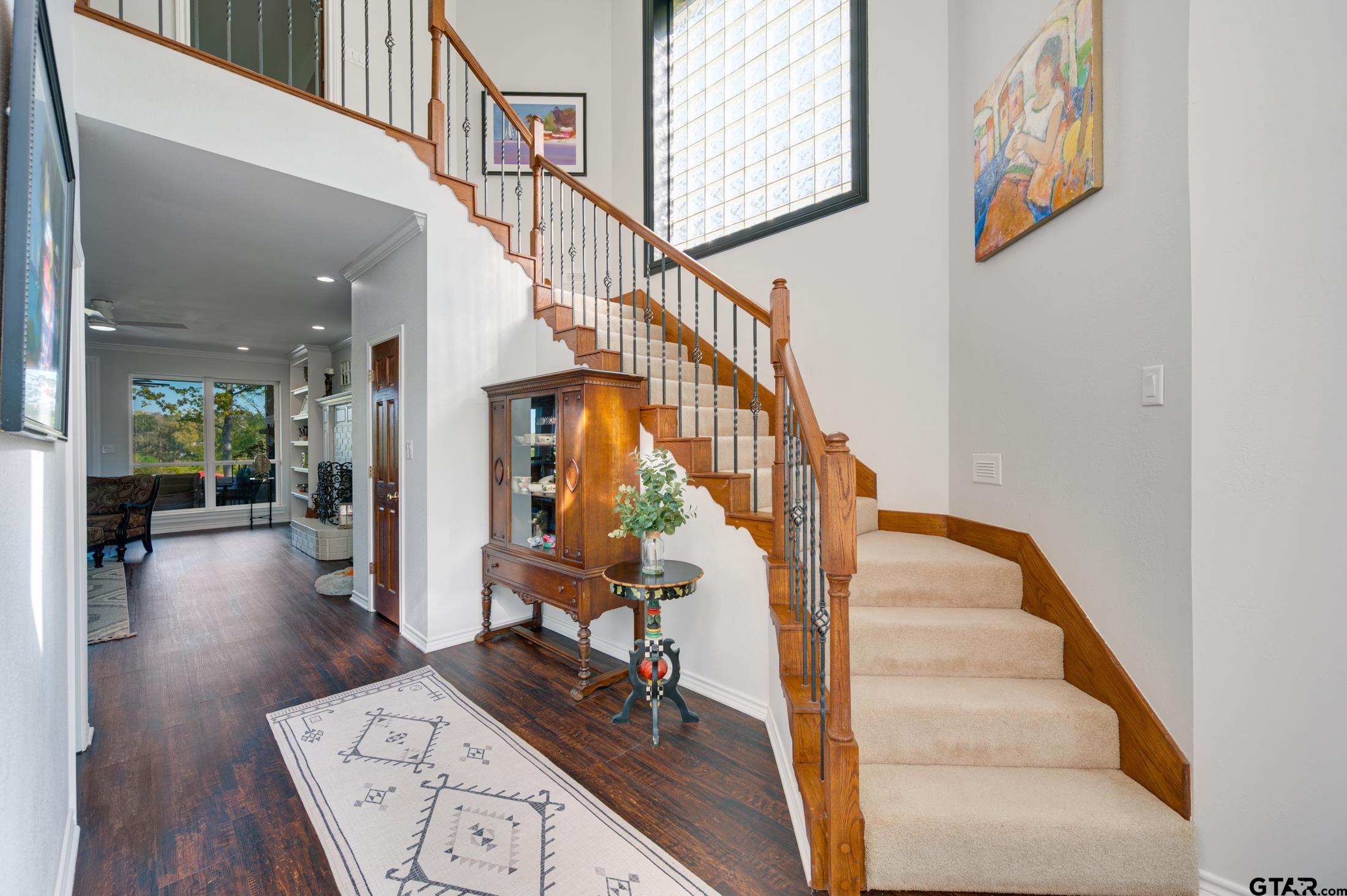 2001 Rose Pointe