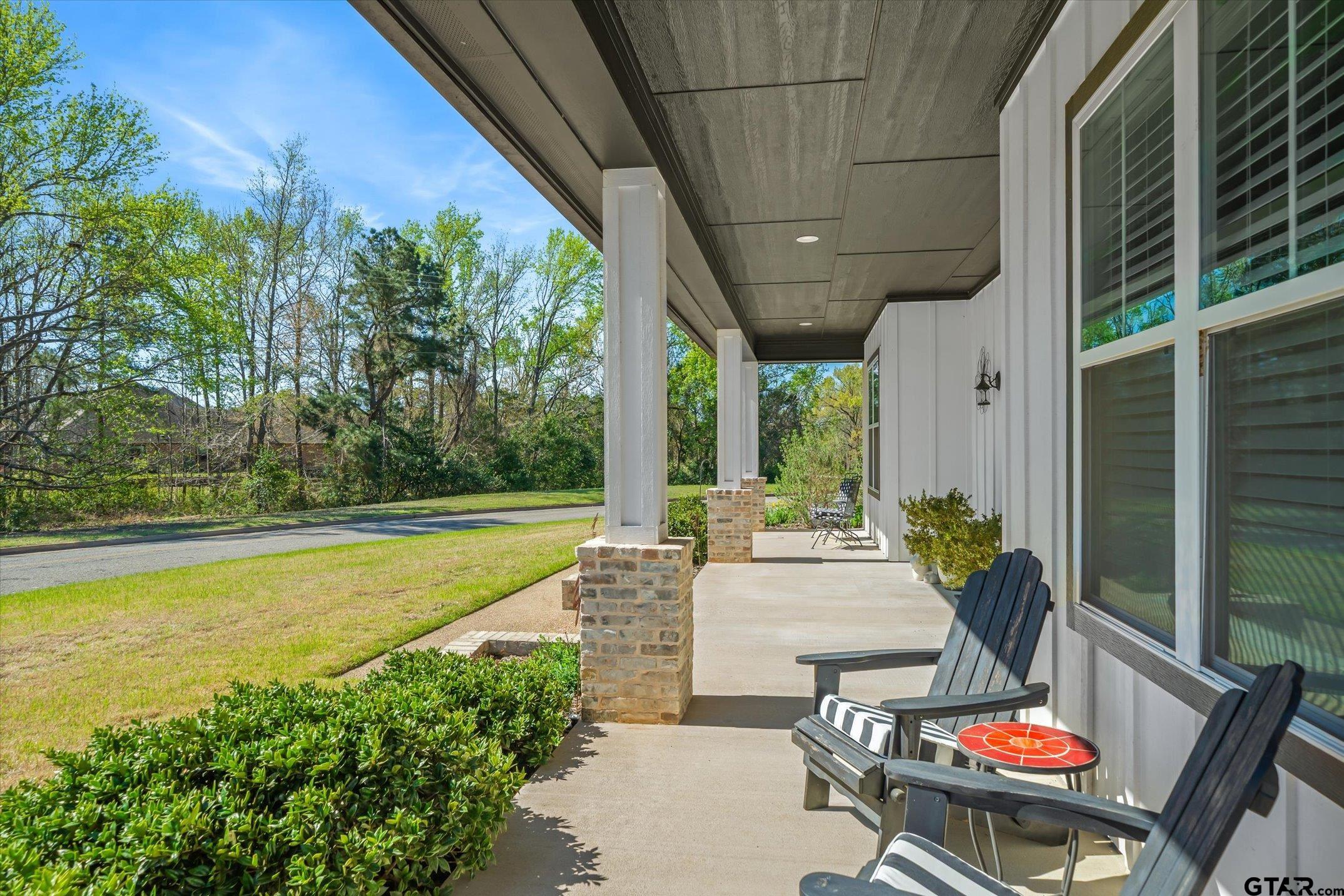 202 Winged Foot Dr