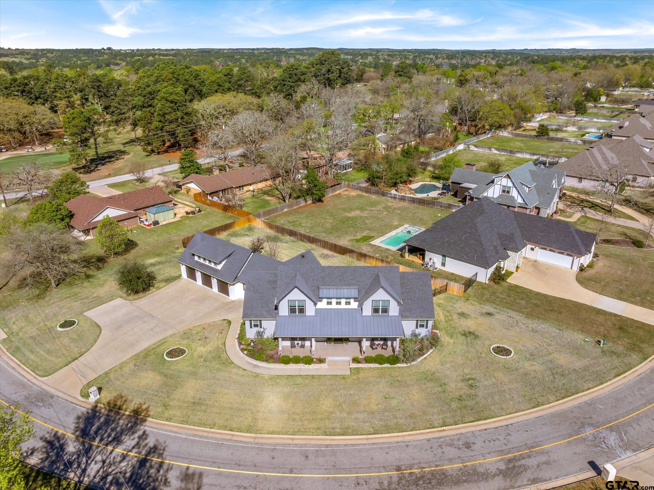 202 Winged Foot Dr