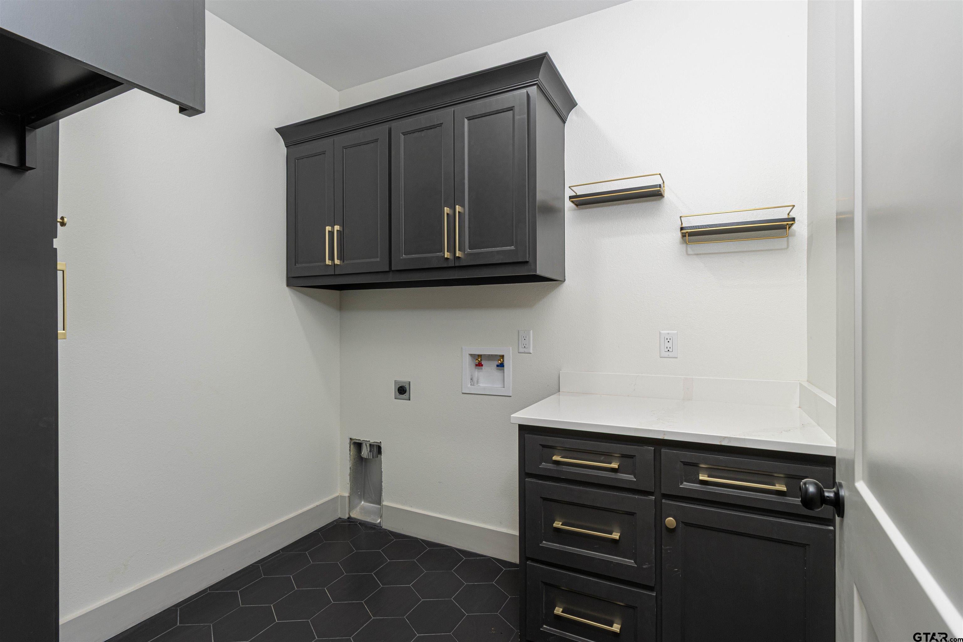 15837 Stillwater