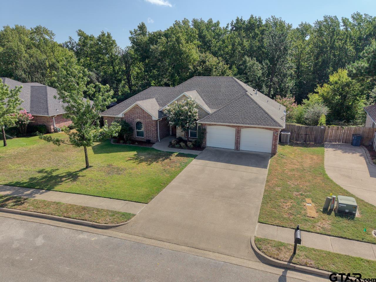 209 Heritage Ct