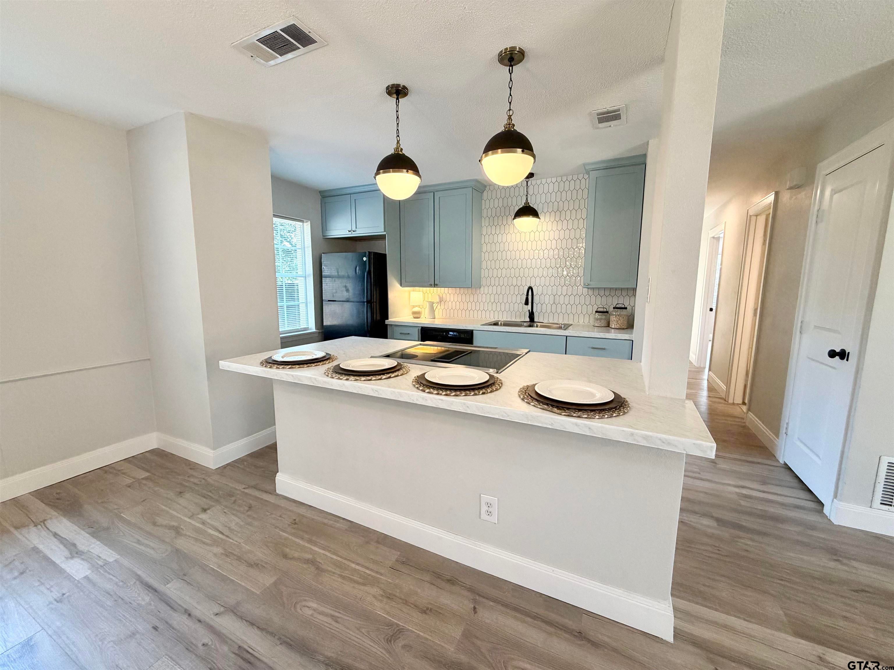 2318 McKenzie Dr