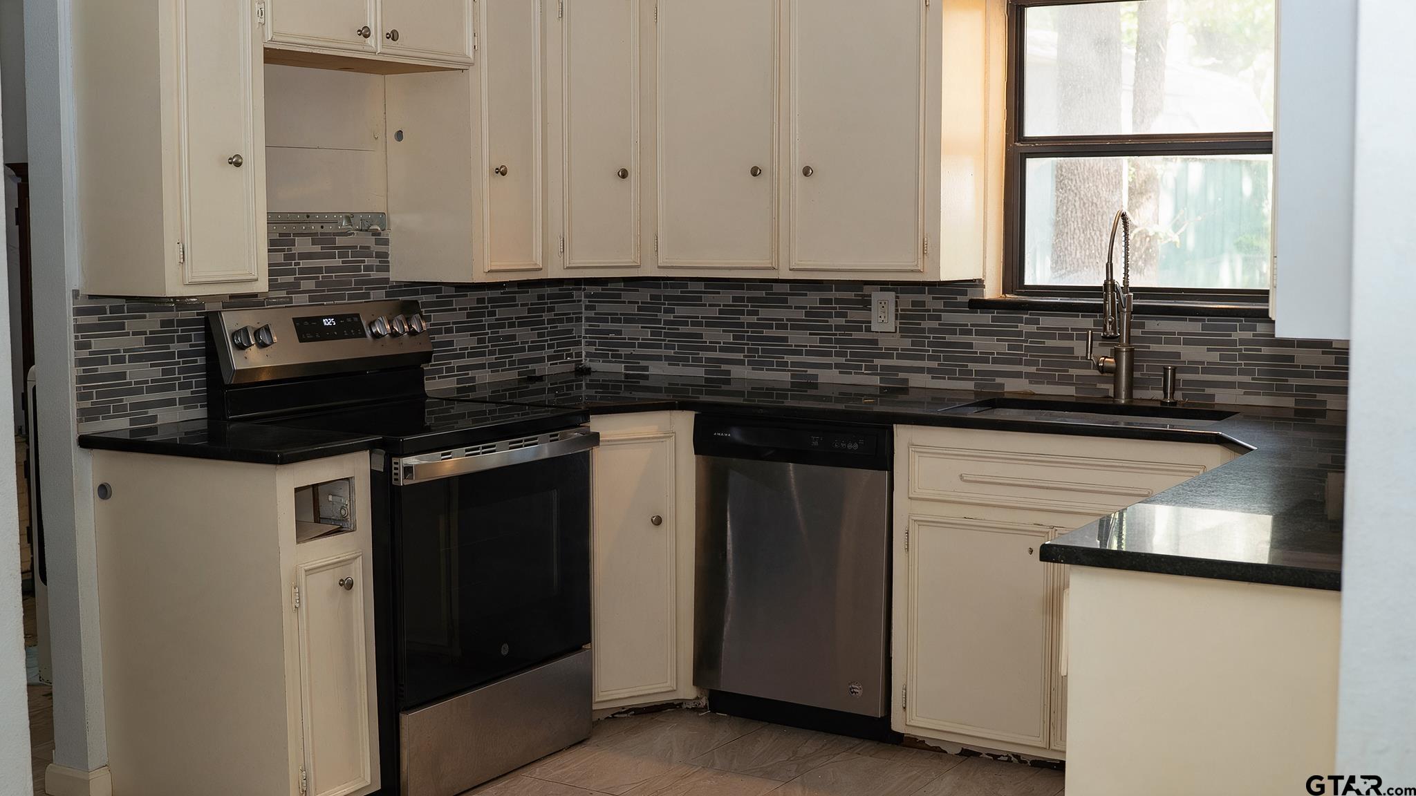 9760 Cherokee Trail